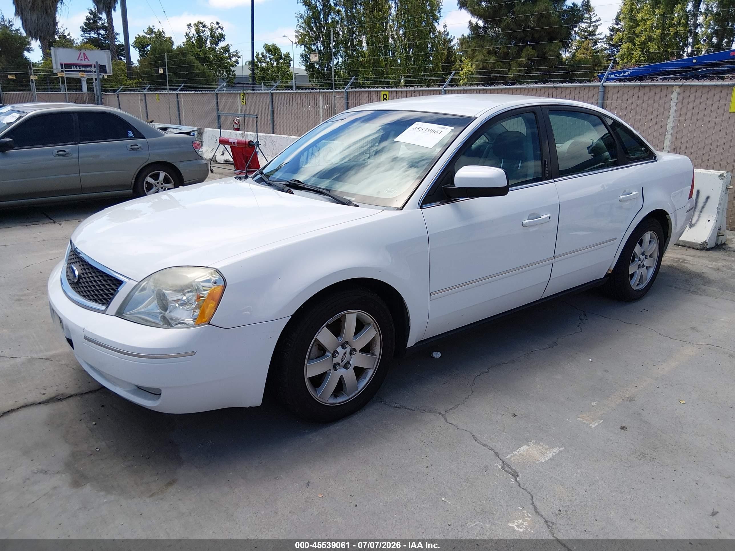 2006 Ford Five Hundred Sel White vin: 1FAFP24186G120784