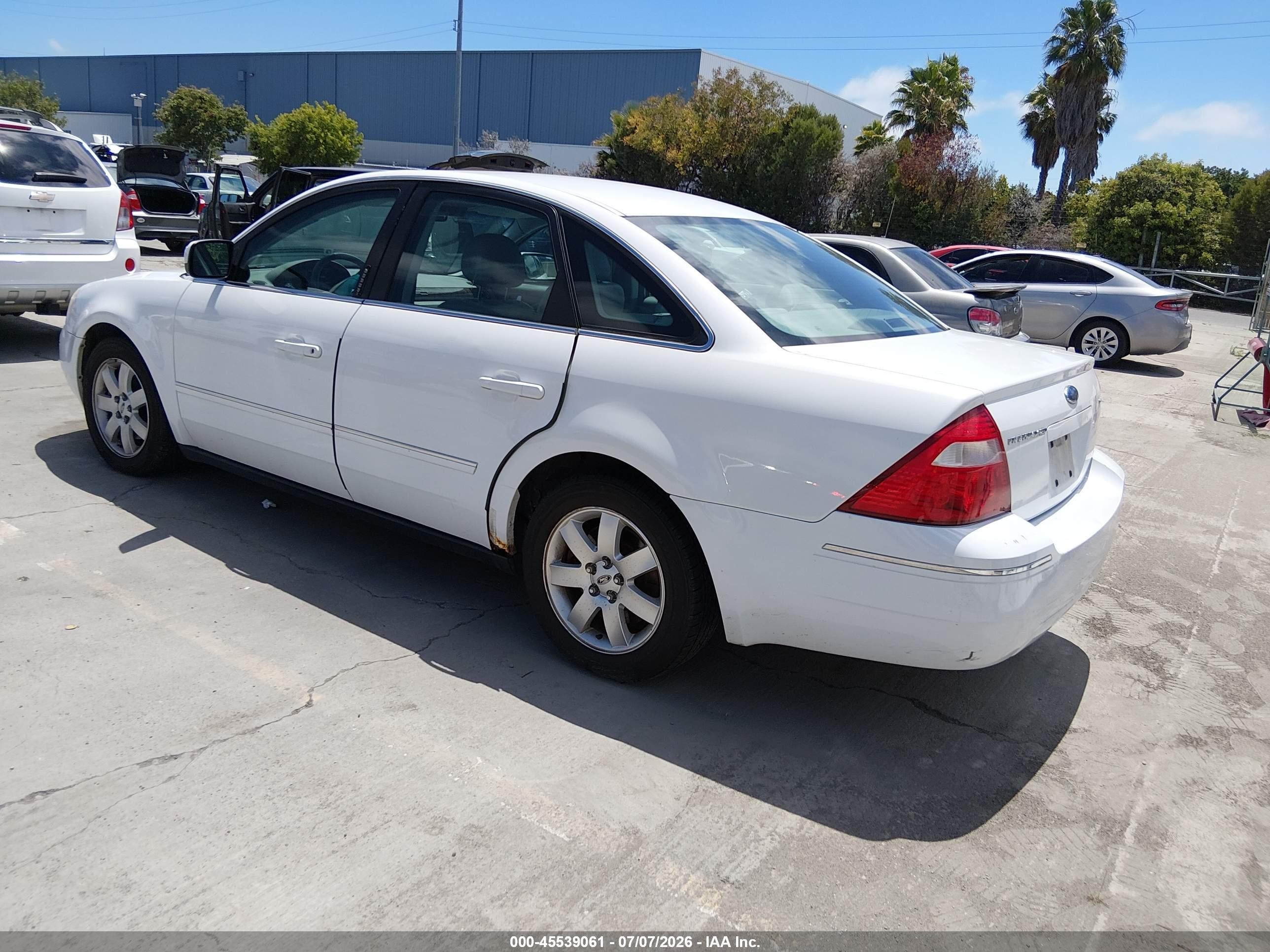 2006 Ford Five Hundred Sel White vin: 1FAFP24186G120784