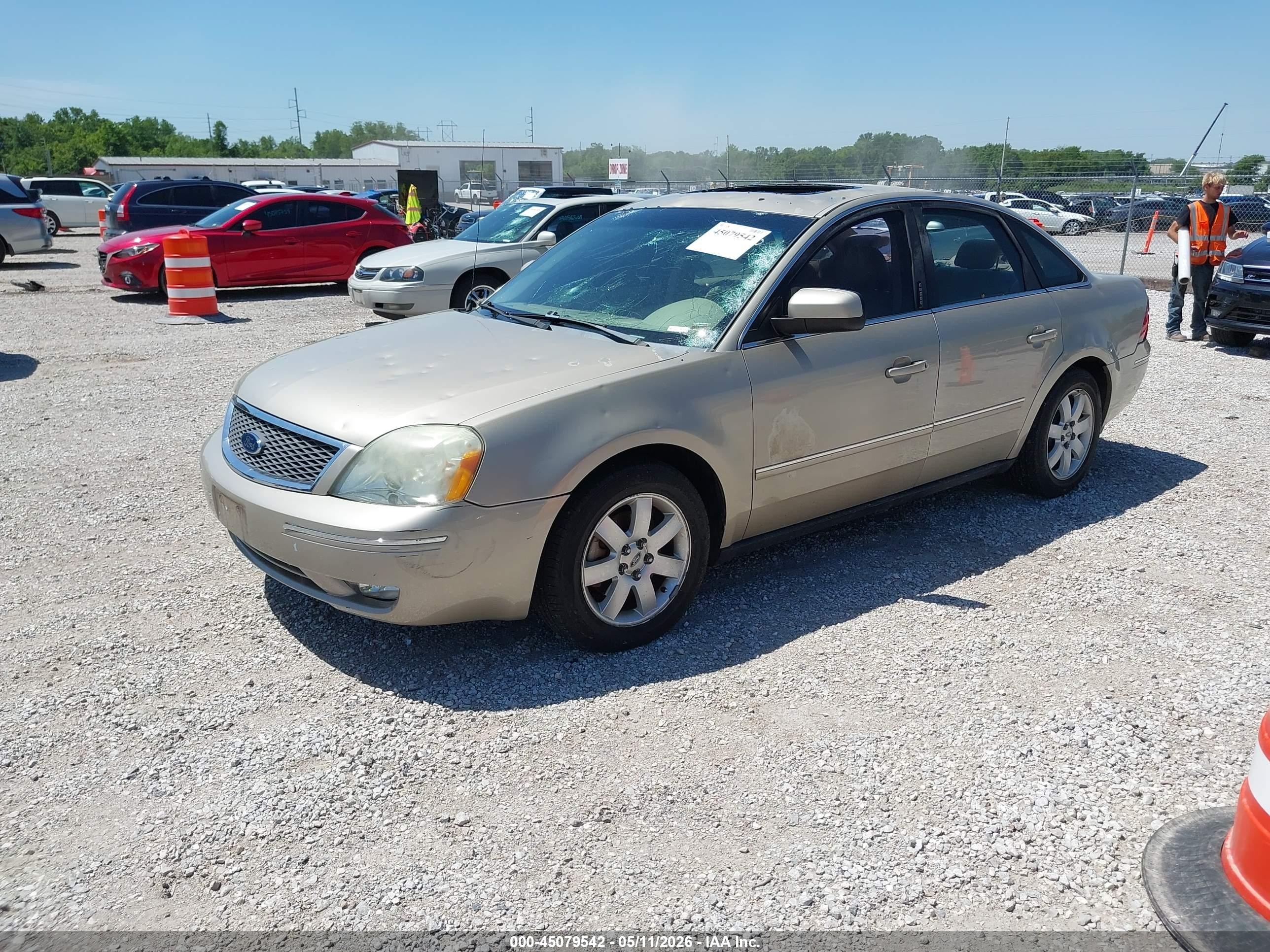 2005 Ford Five Hundred Sel Золотой vin: 1FAFP241X5G140789
