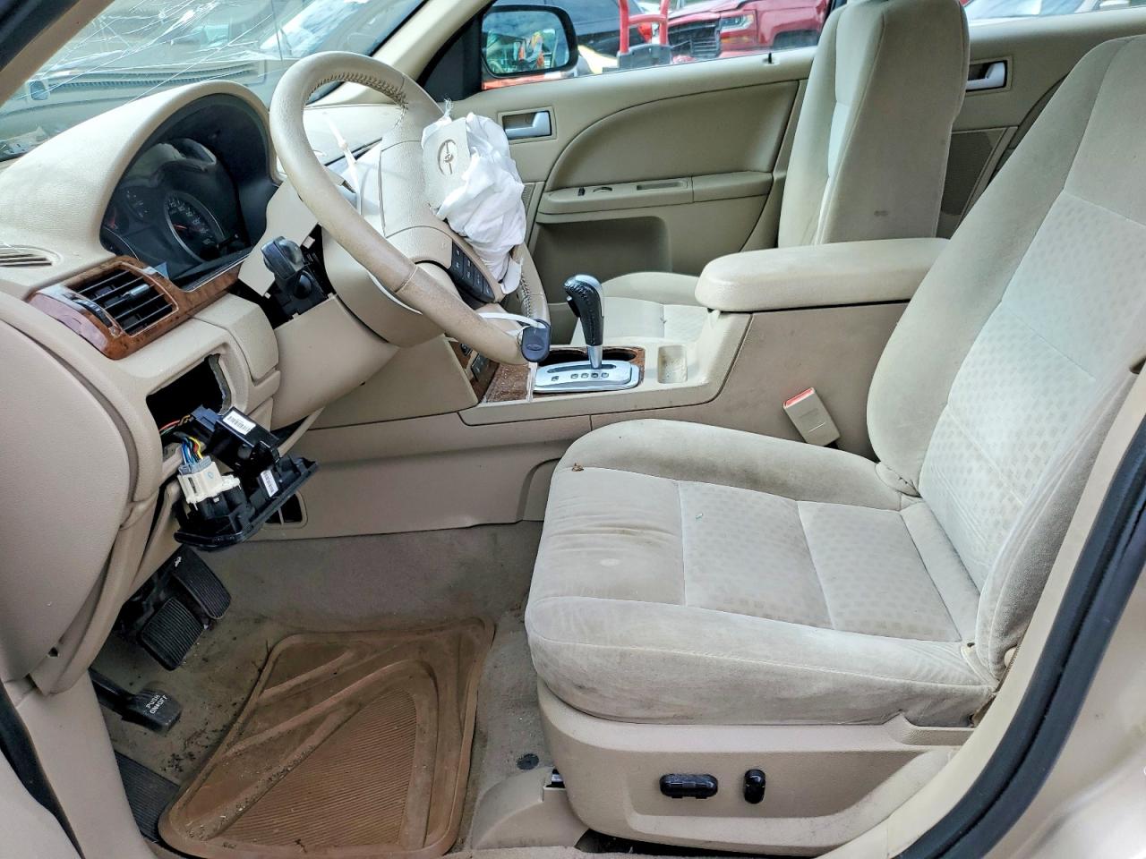 2005 Ford Five Hundred Gold vin: 1FAFP241X5G202157