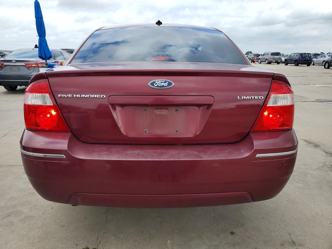 2007 Ford Five Hundred Limited Red vin: 1FAFP25117G119525