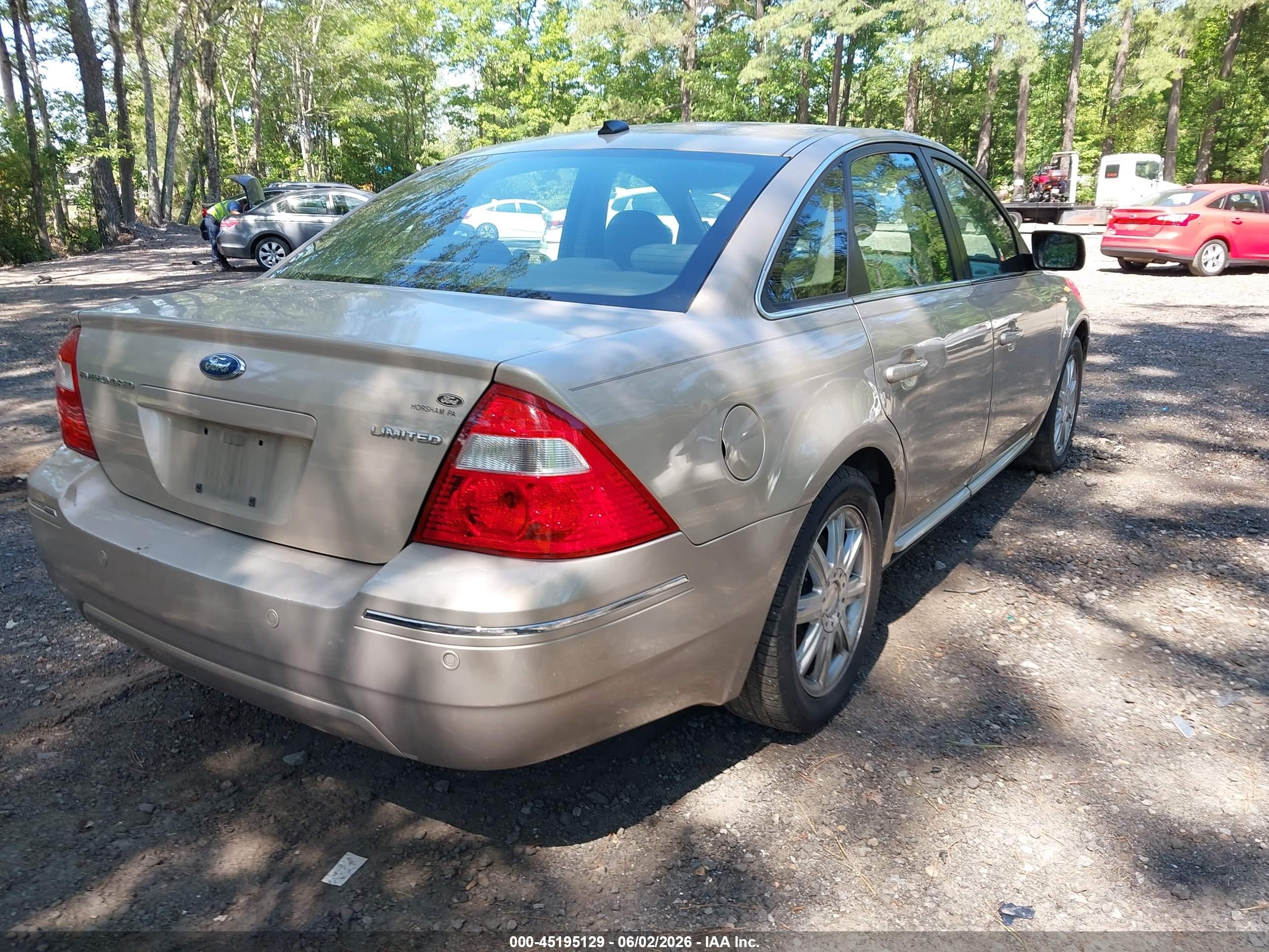 2007 Ford Five Hundred Limited Gold vin: 1FAFP25167G108830