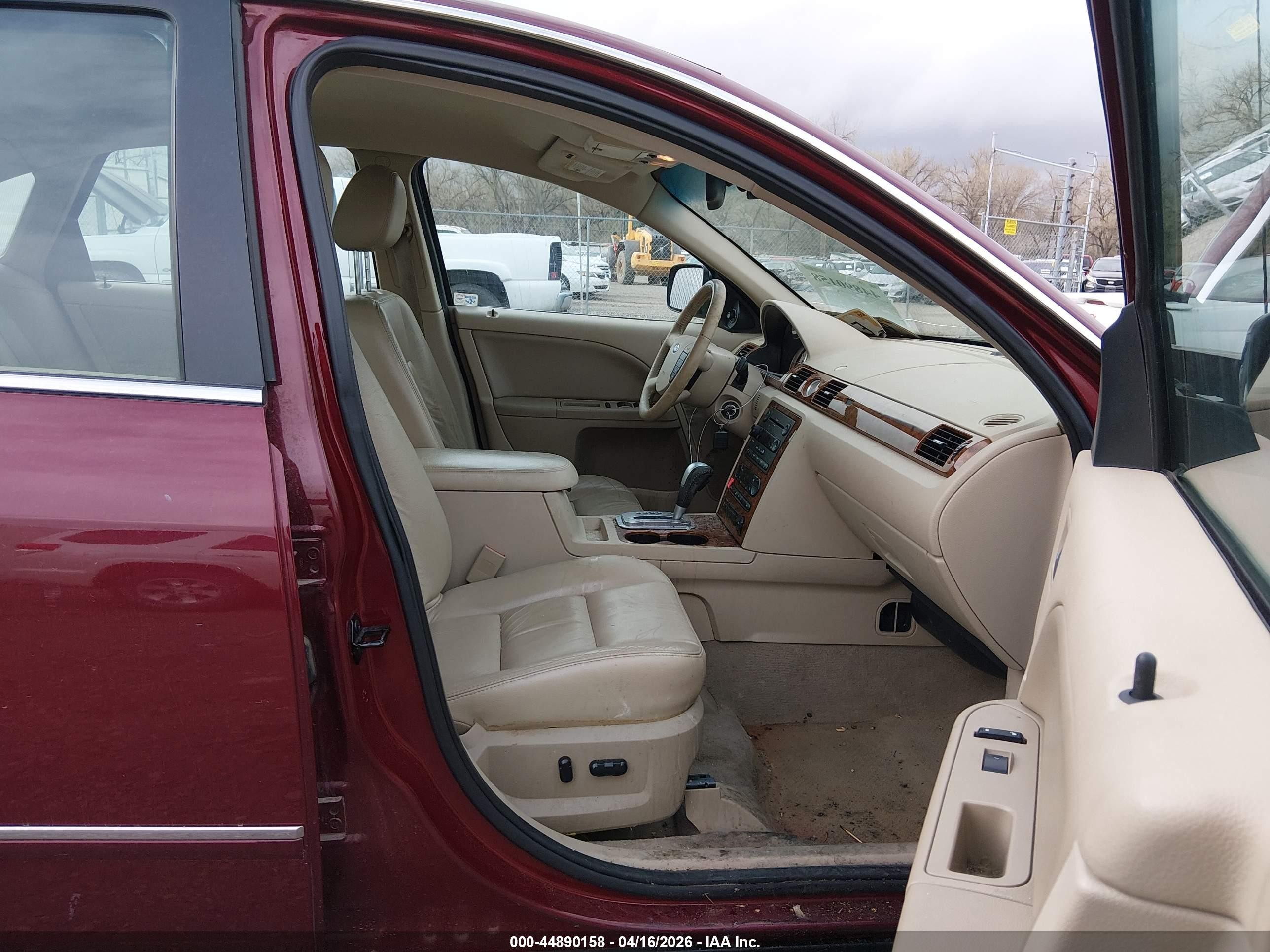 2005 Ford Five Hundred Limited Red vin: 1FAFP25175G176101