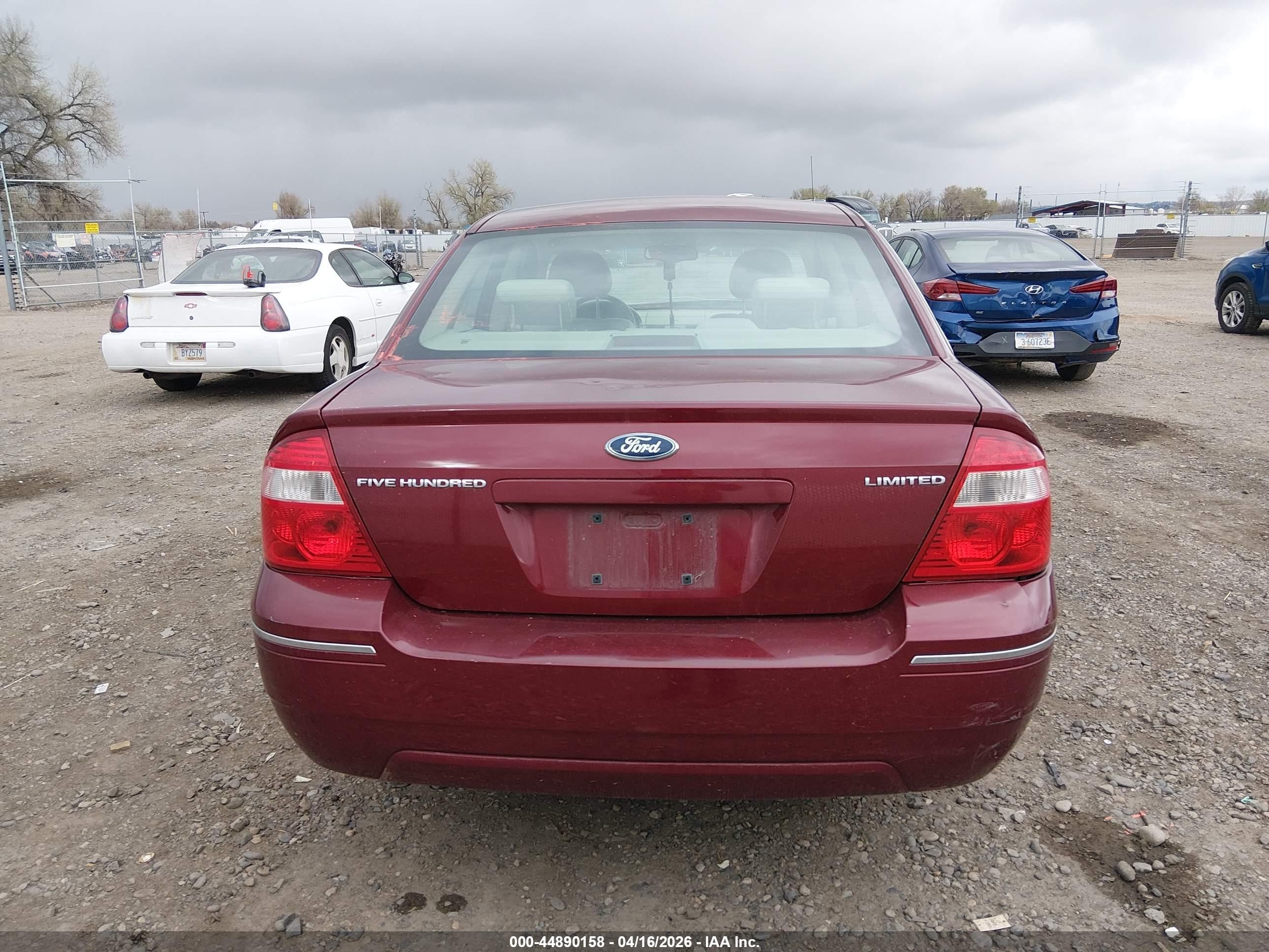 2005 Ford Five Hundred Limited Red vin: 1FAFP25175G176101