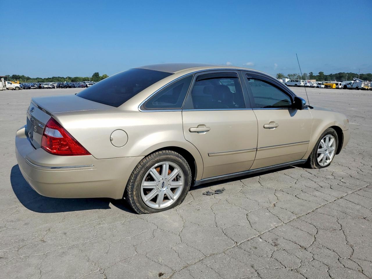 2006 Ford Five Hundred Limited Gold vin: 1FAFP25196G128181
