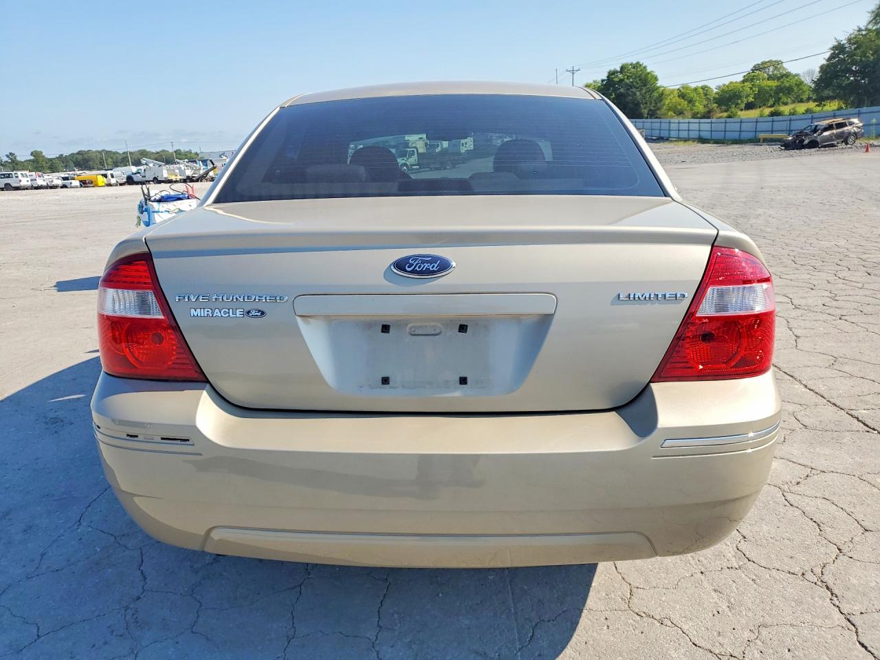 2006 Ford Five Hundred Limited Gold vin: 1FAFP25196G128181