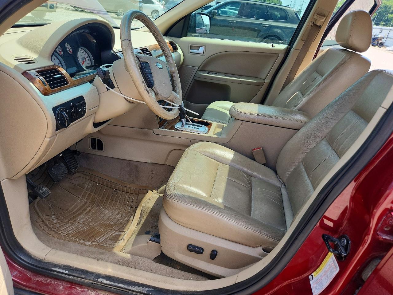 2005 Ford Five Hundred Limited Red vin: 1FAFP251X5G146686