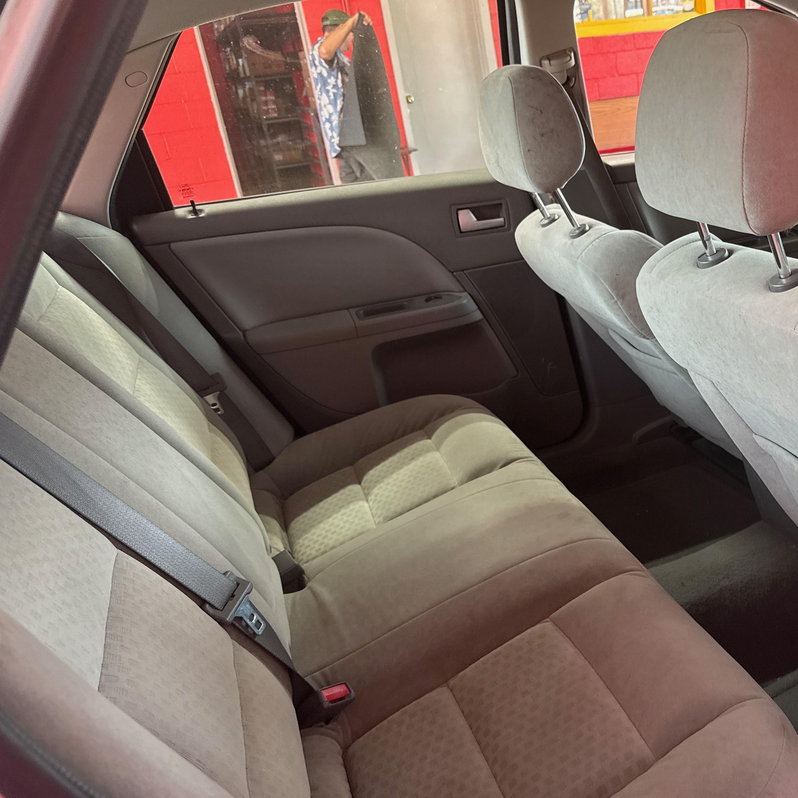 2006 Ford Five Hundred Se White vin: 1FAFP26136G130104