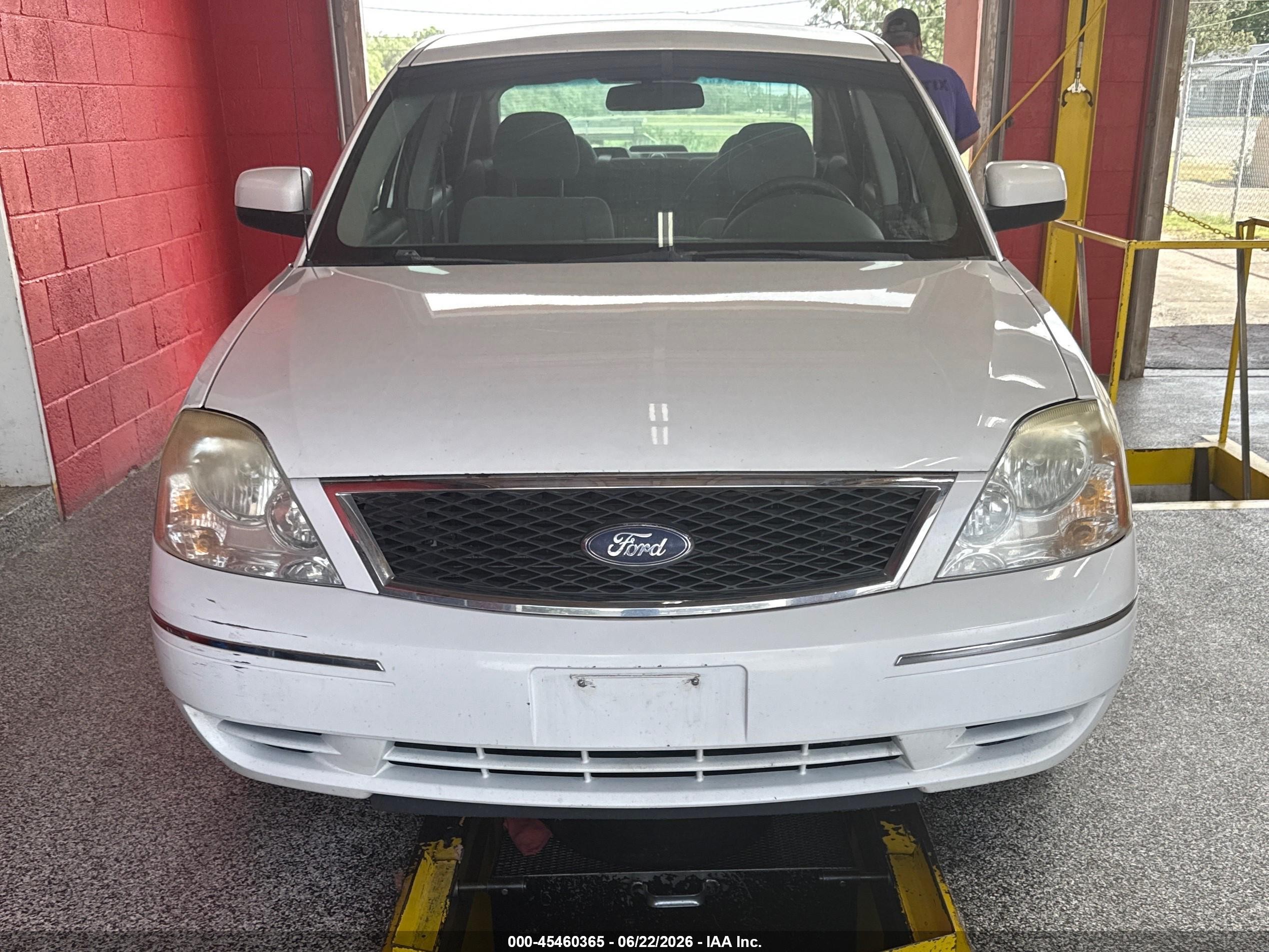 2006 Ford Five Hundred Se White vin: 1FAFP26136G130104