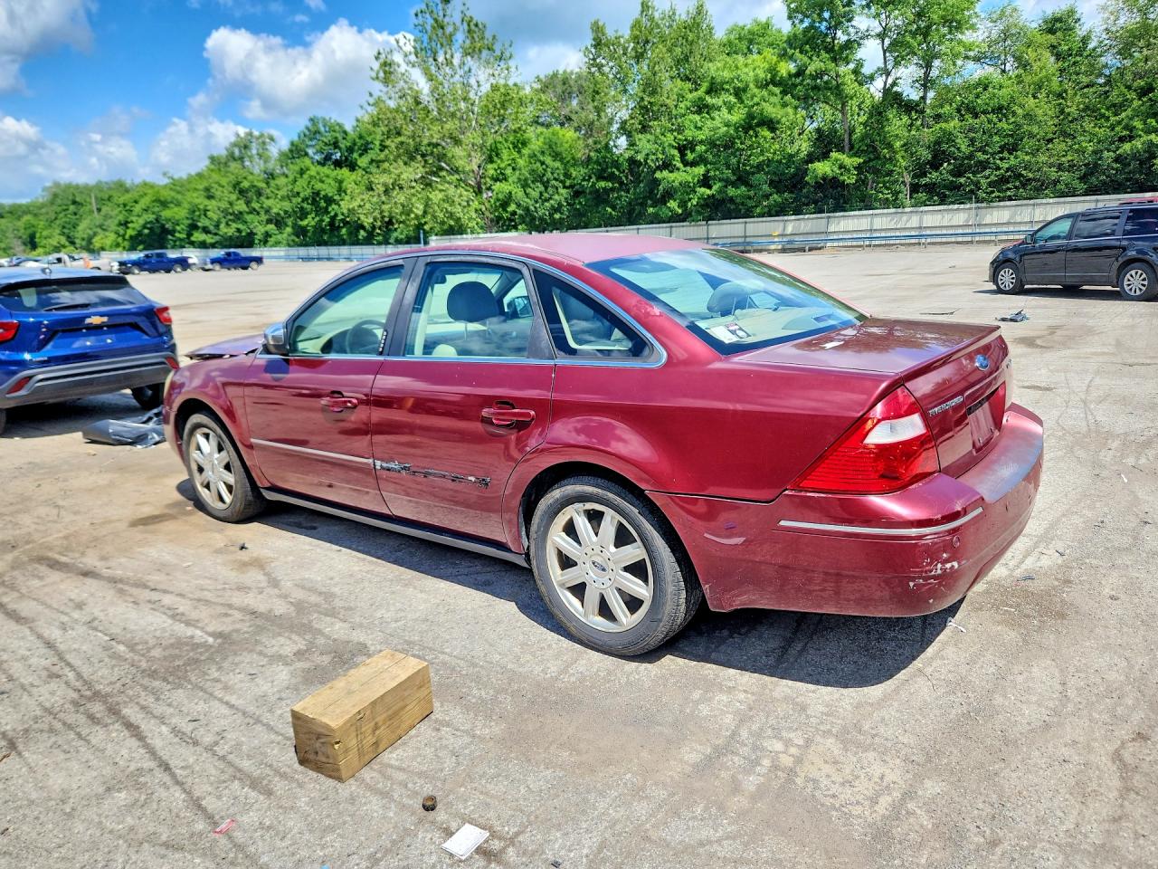2005 Ford Five Hundred Limited Burgundy vin: 1FAFP28185G125671