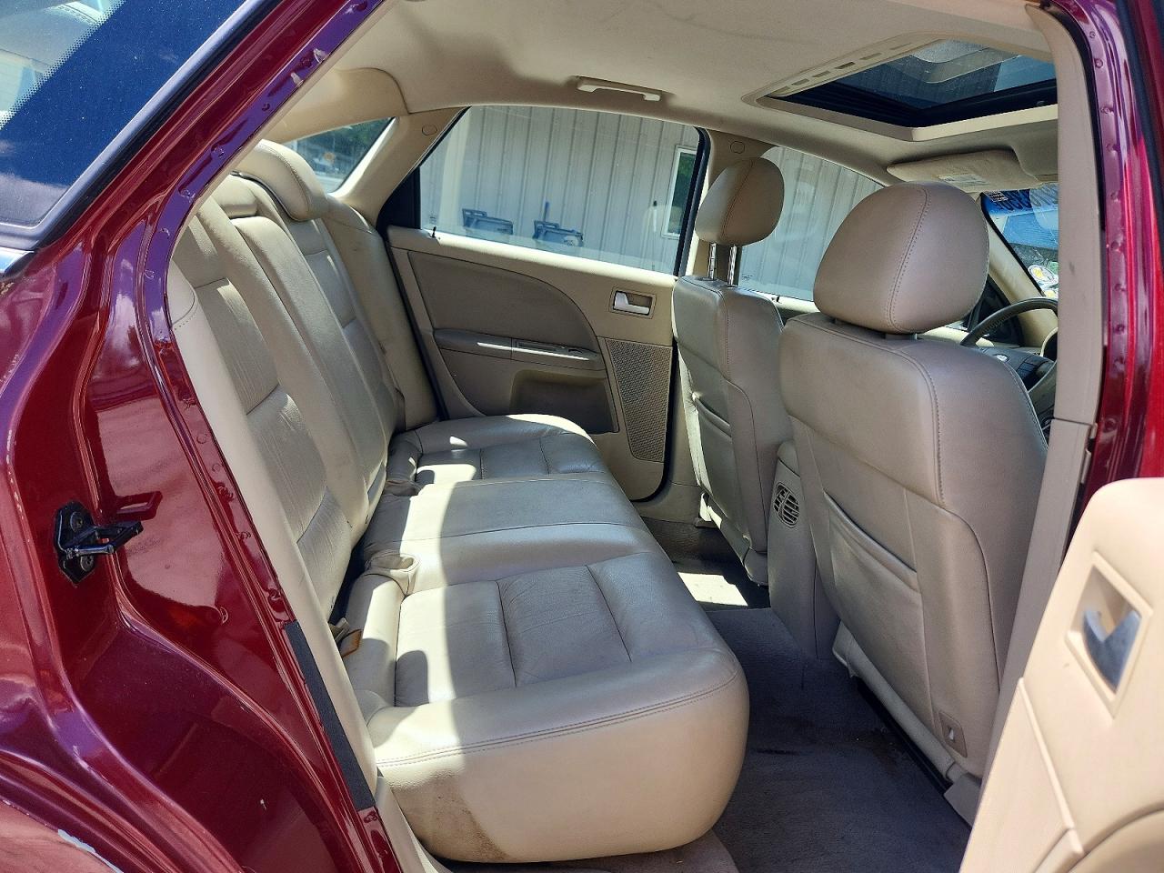 2005 Ford Five Hundred Limited Burgundy vin: 1FAFP28185G125671