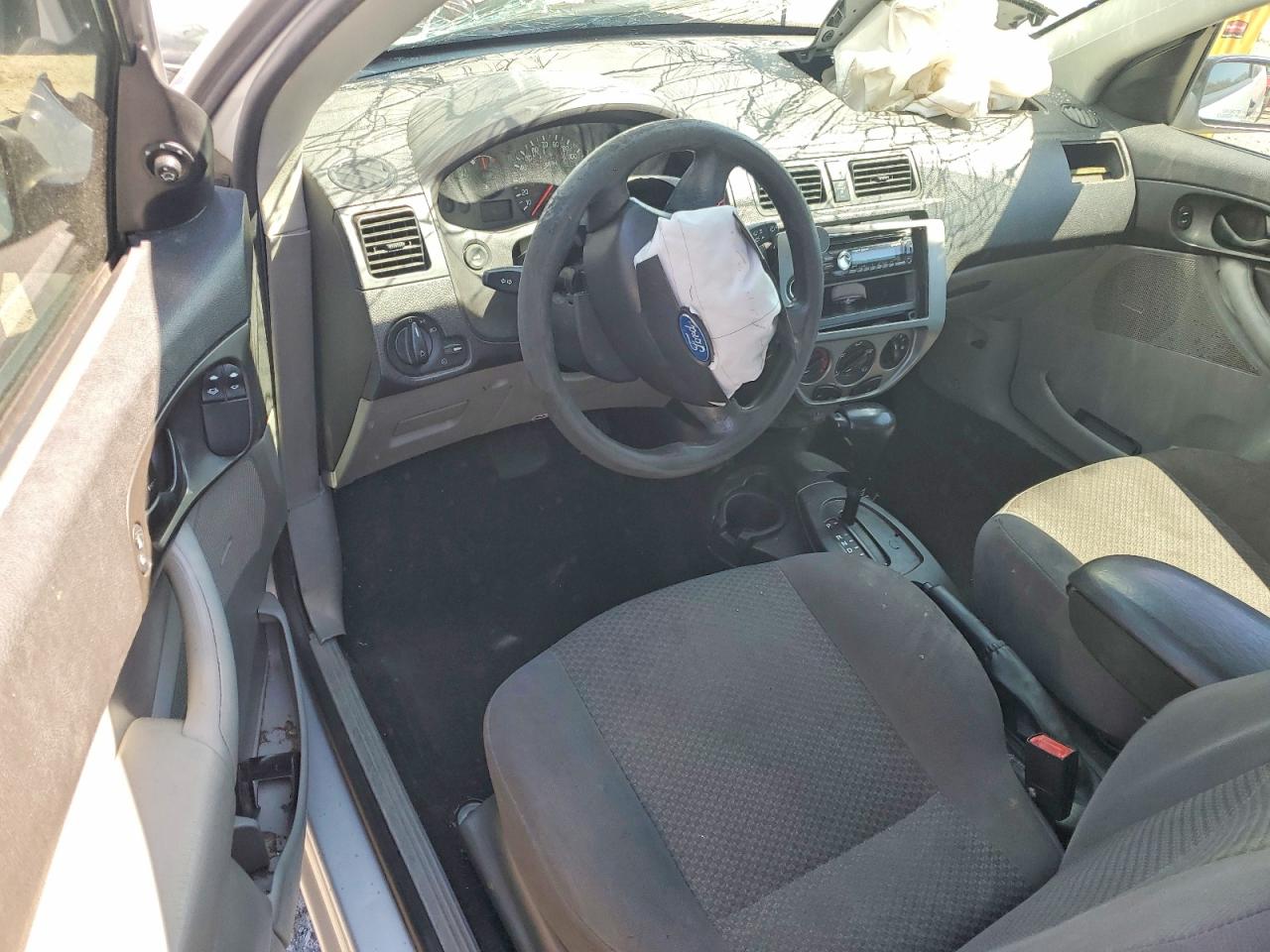 2007 Ford Focus Zx3 Серебряный vin: 1FAFP31N07W247324