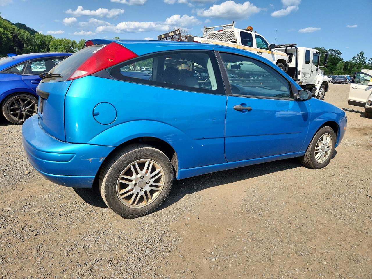 2007 Ford Focus Zx3 Blue vin: 1FAFP31N17W248515