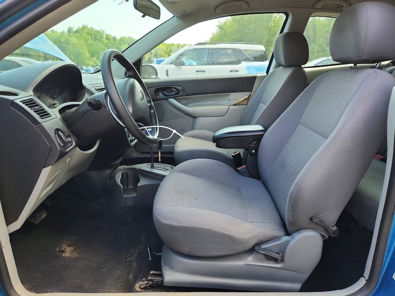 2007 Ford Focus Zx3 Blue vin: 1FAFP31N17W248515