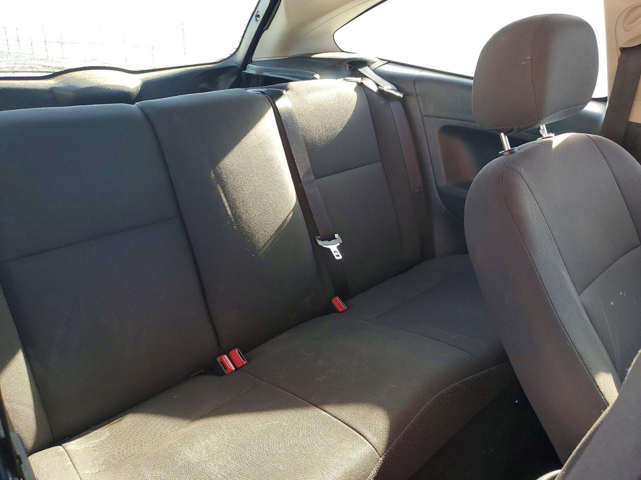 2007 Ford Focus Zx3 Burgundy vin: 1FAFP31N27W287596