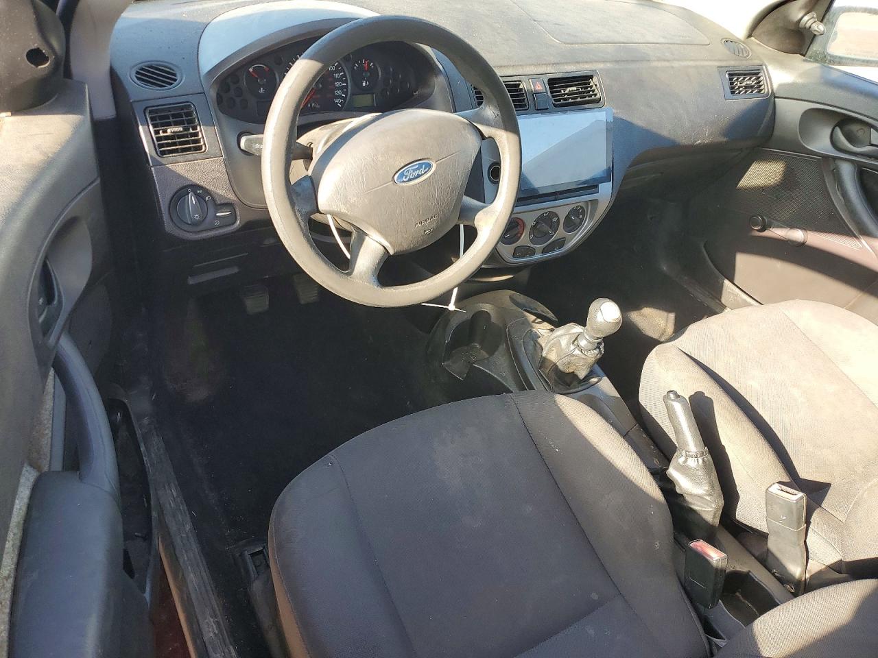 2007 Ford Focus Zx3 Burgundy vin: 1FAFP31N27W287596