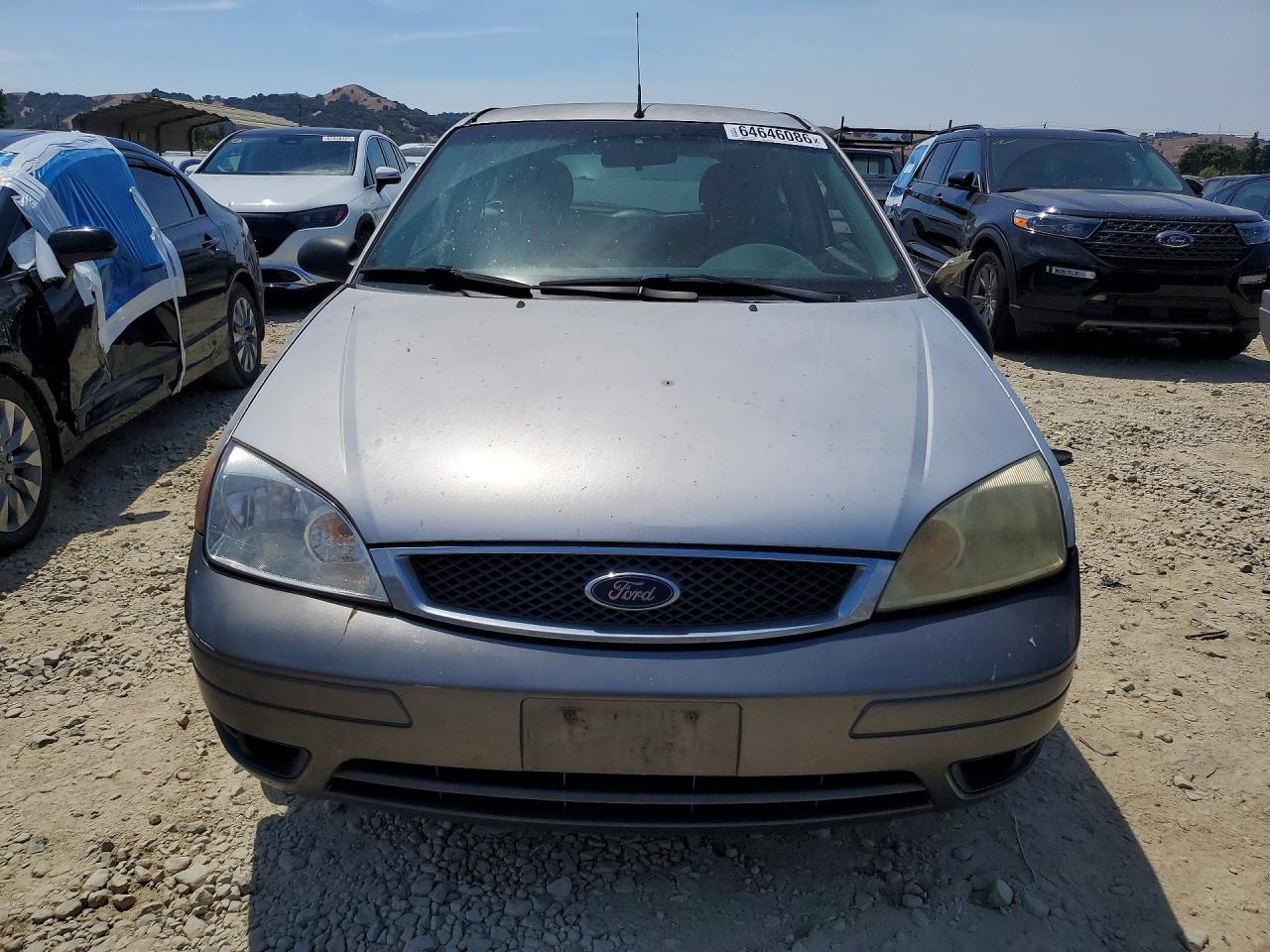 2007 Ford Focus Zx3 Gray vin: 1FAFP31N47W242966