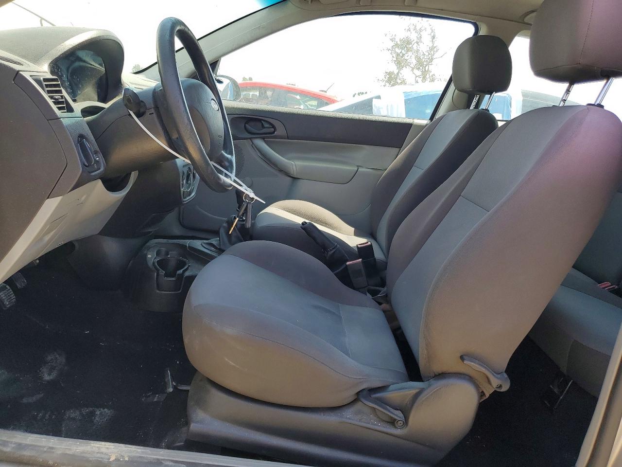 2007 Ford Focus Zx3 Gray vin: 1FAFP31N47W242966
