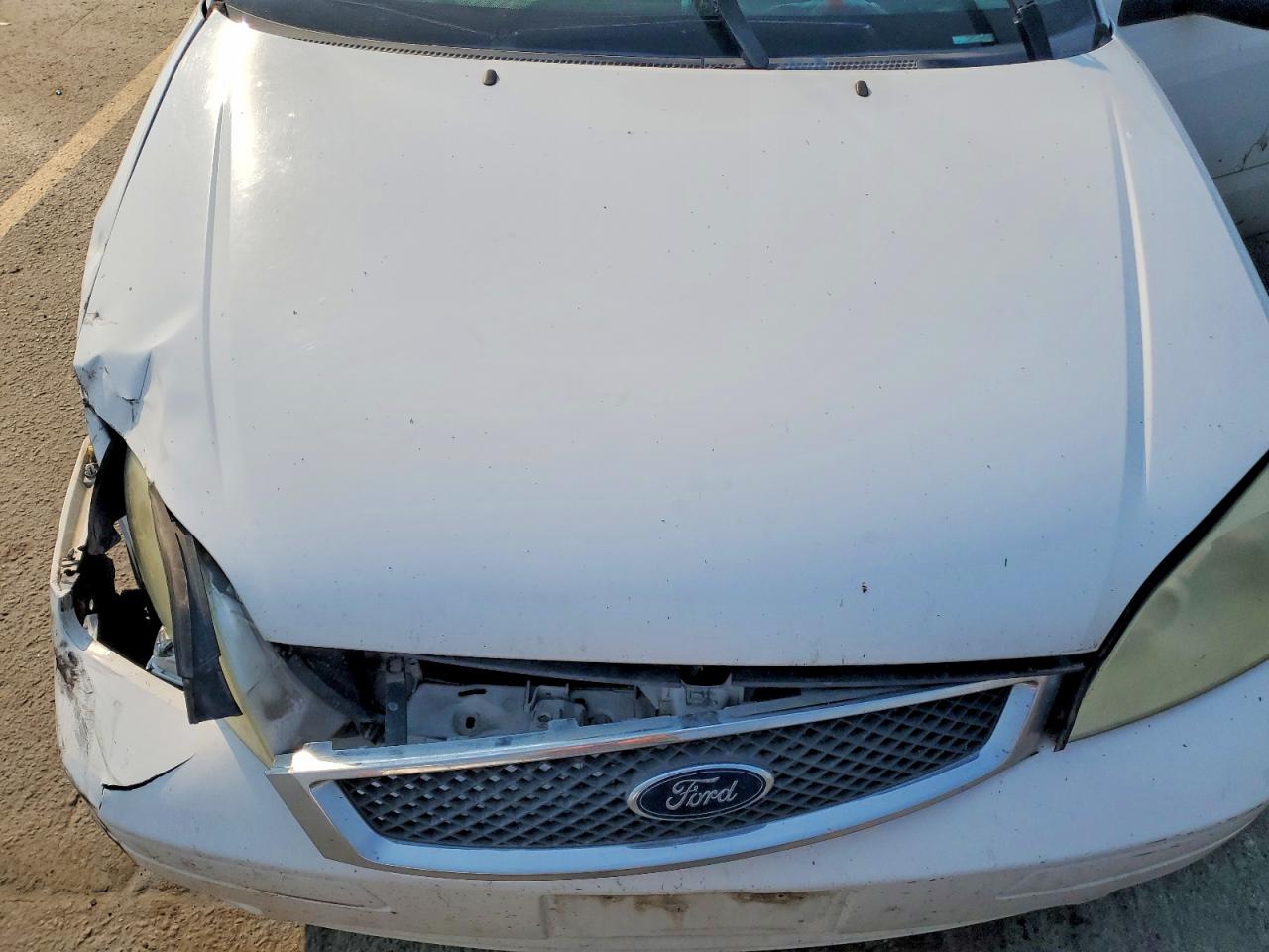 2007 Ford Focus Zx3 White vin: 1FAFP31N57W117376