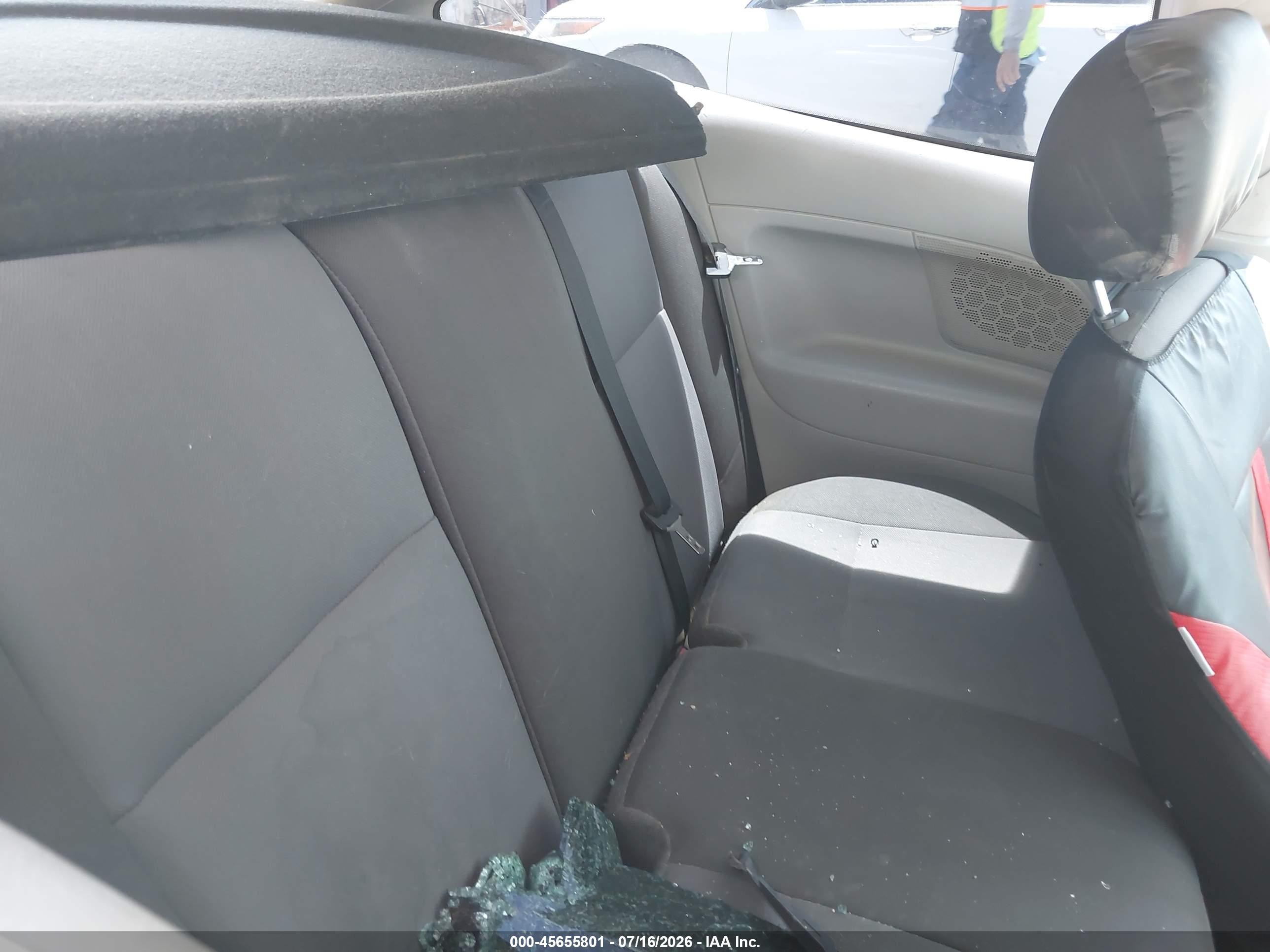 2007 Ford Focus S/se/ses Silver vin: 1FAFP31N77W211663