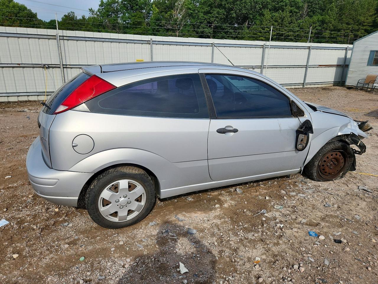 2006 Ford Focus Zx3 Silver vin: 1FAFP31N86W214697