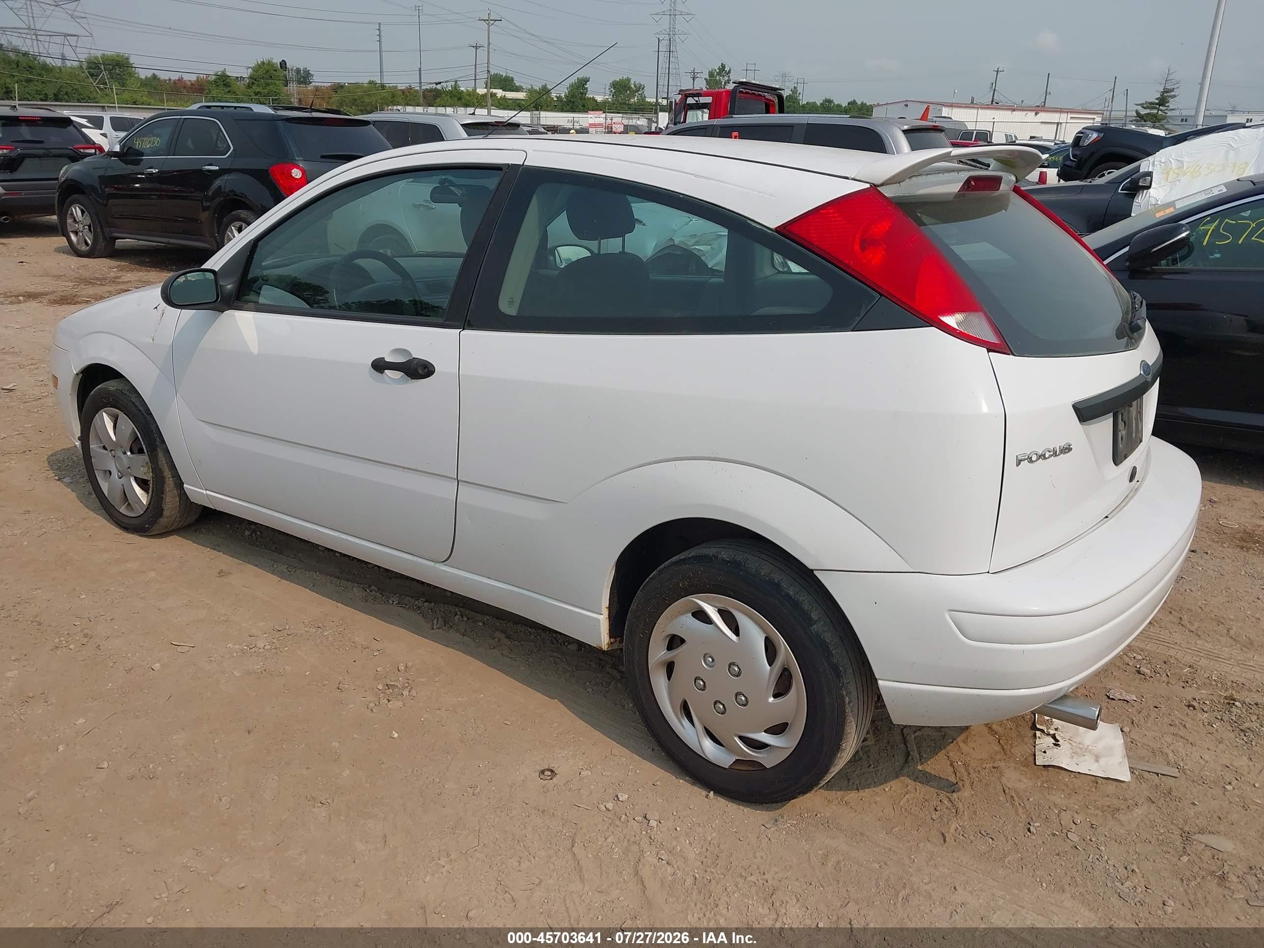 2007 Ford Focus S/se/ses White vin: 1FAFP31N97W192503
