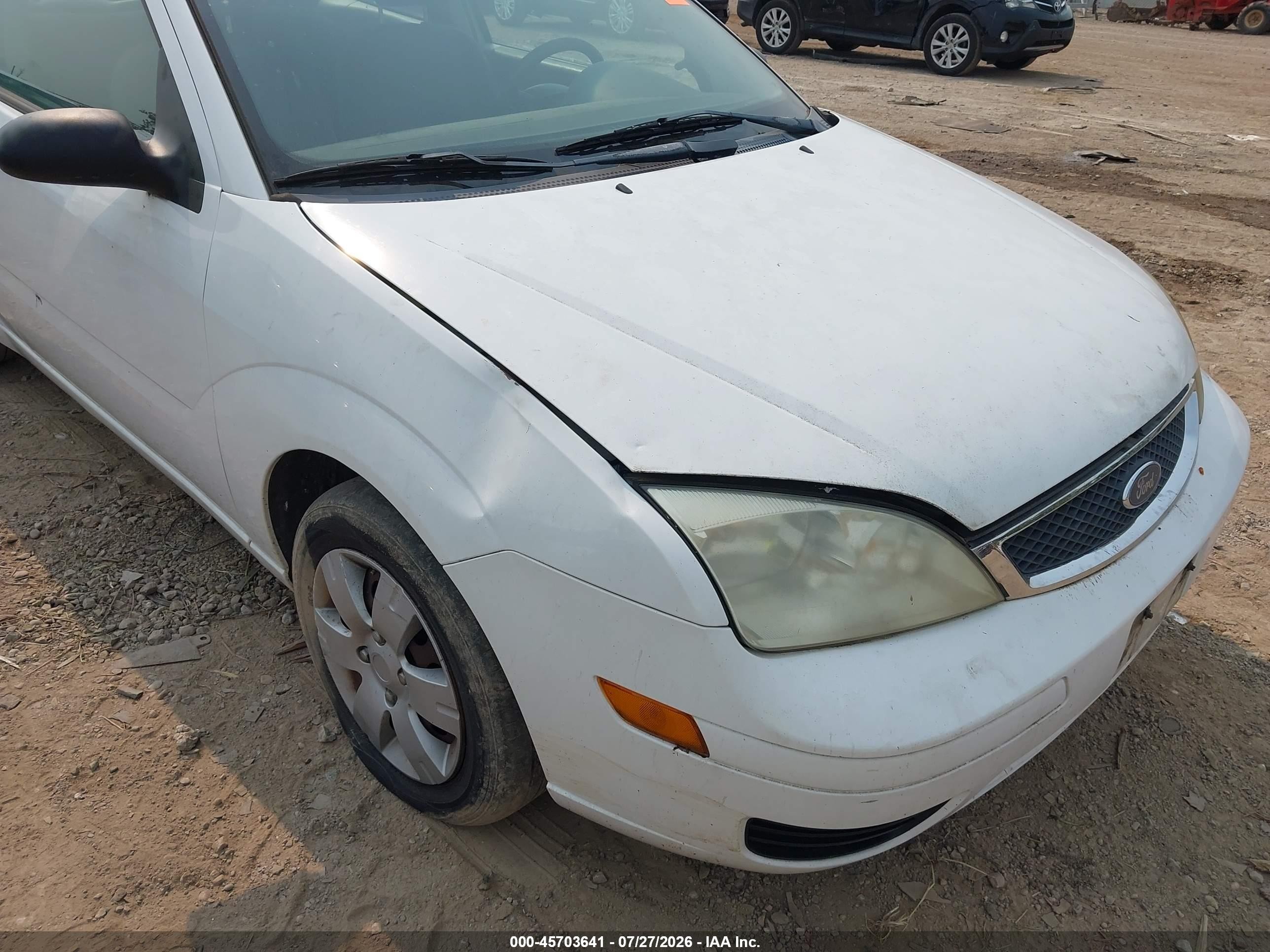 2007 Ford Focus S/se/ses White vin: 1FAFP31N97W192503
