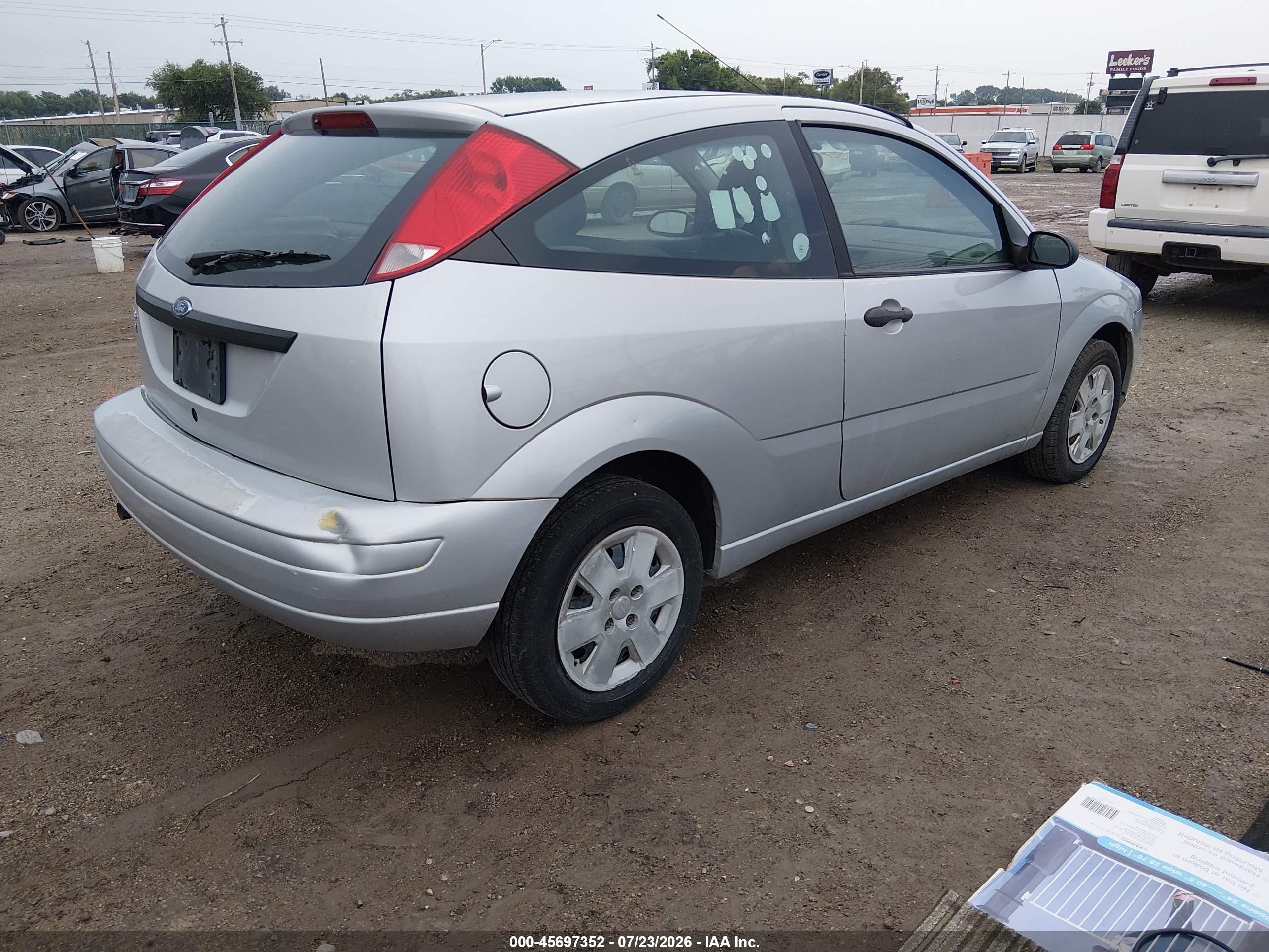 2007 Ford Focus S/se/ses Silver vin: 1FAFP31N97W314597
