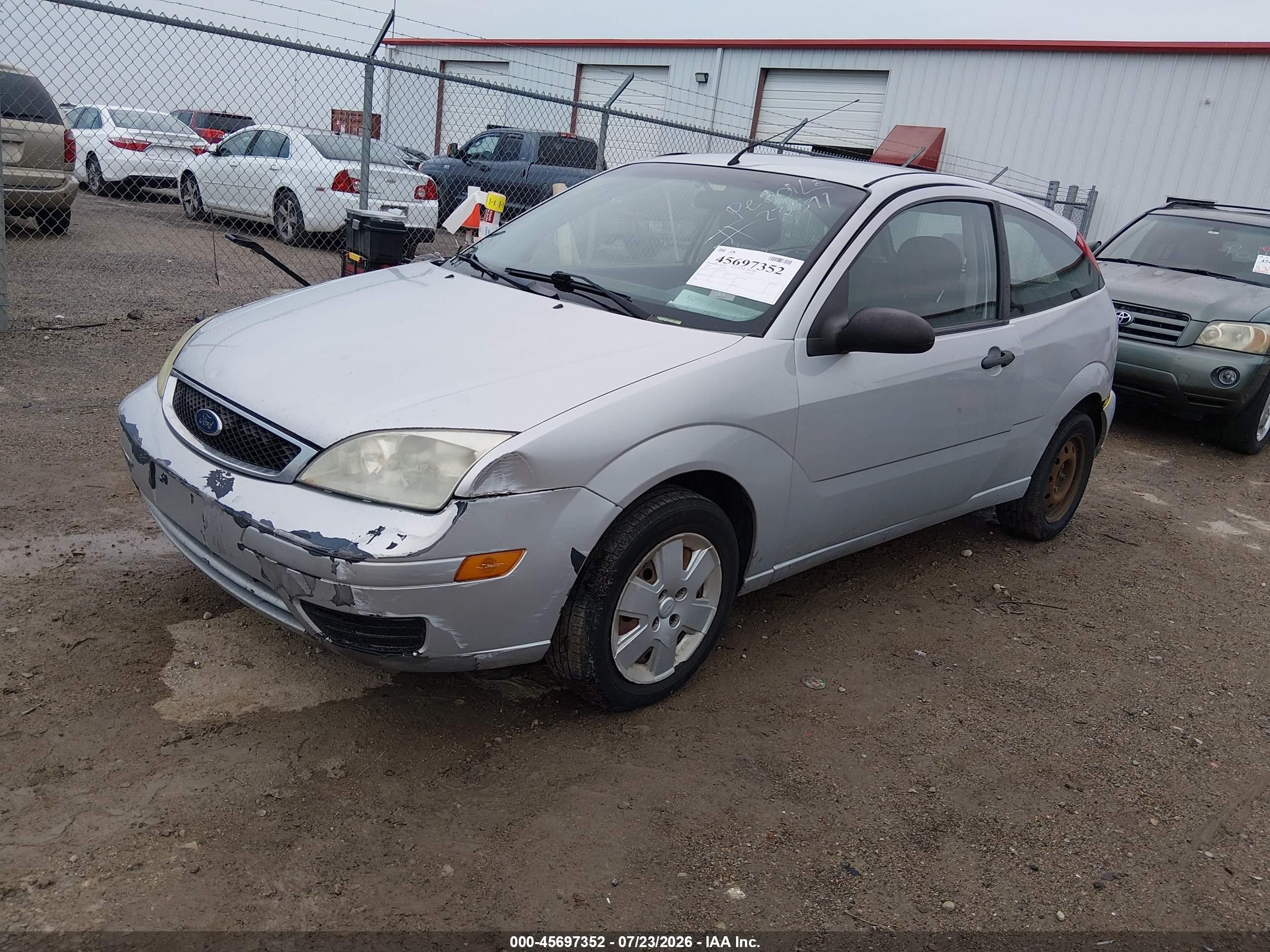 2007 Ford Focus S/se/ses Silver vin: 1FAFP31N97W314597