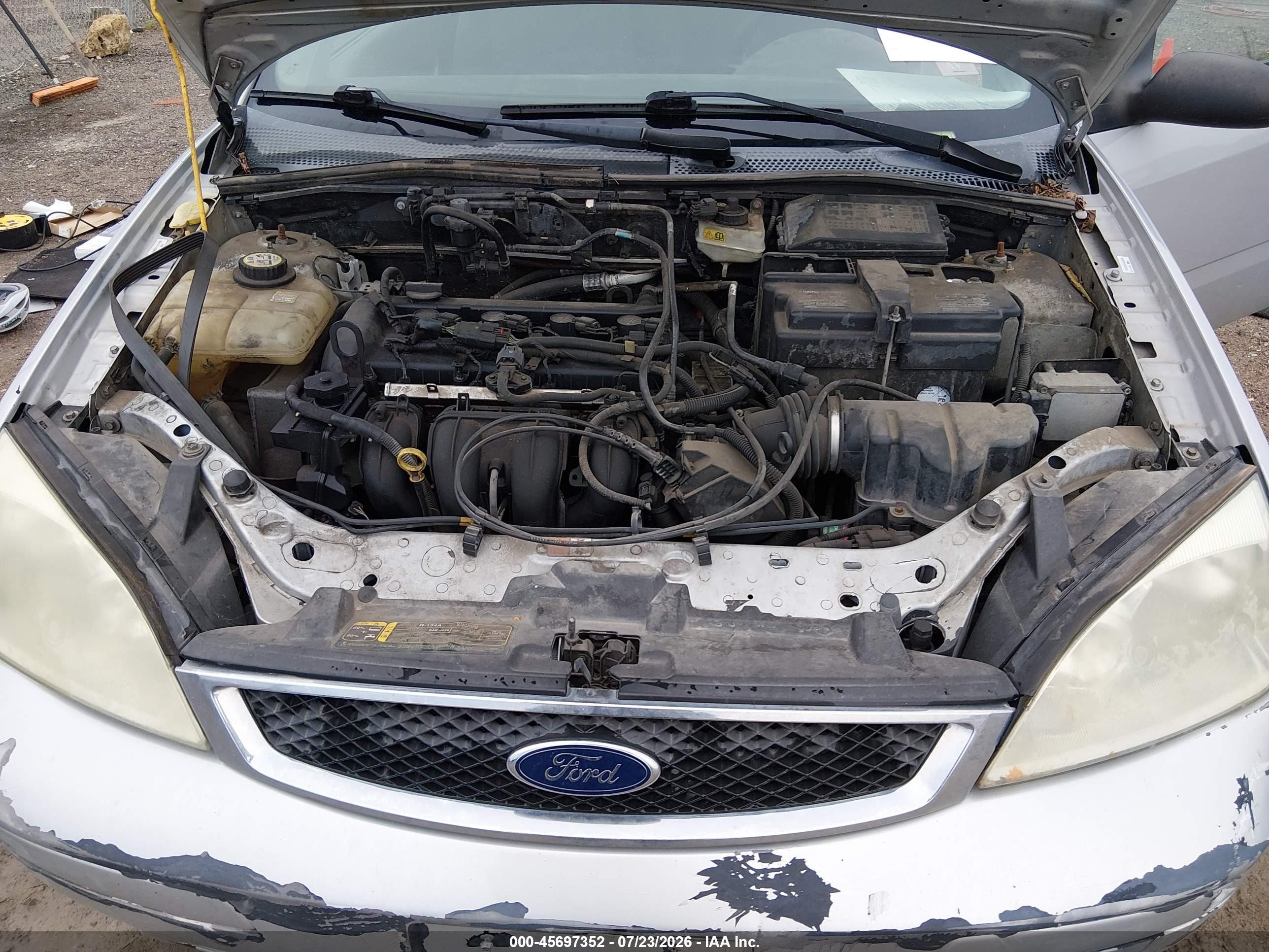 2007 Ford Focus S/se/ses Silver vin: 1FAFP31N97W314597