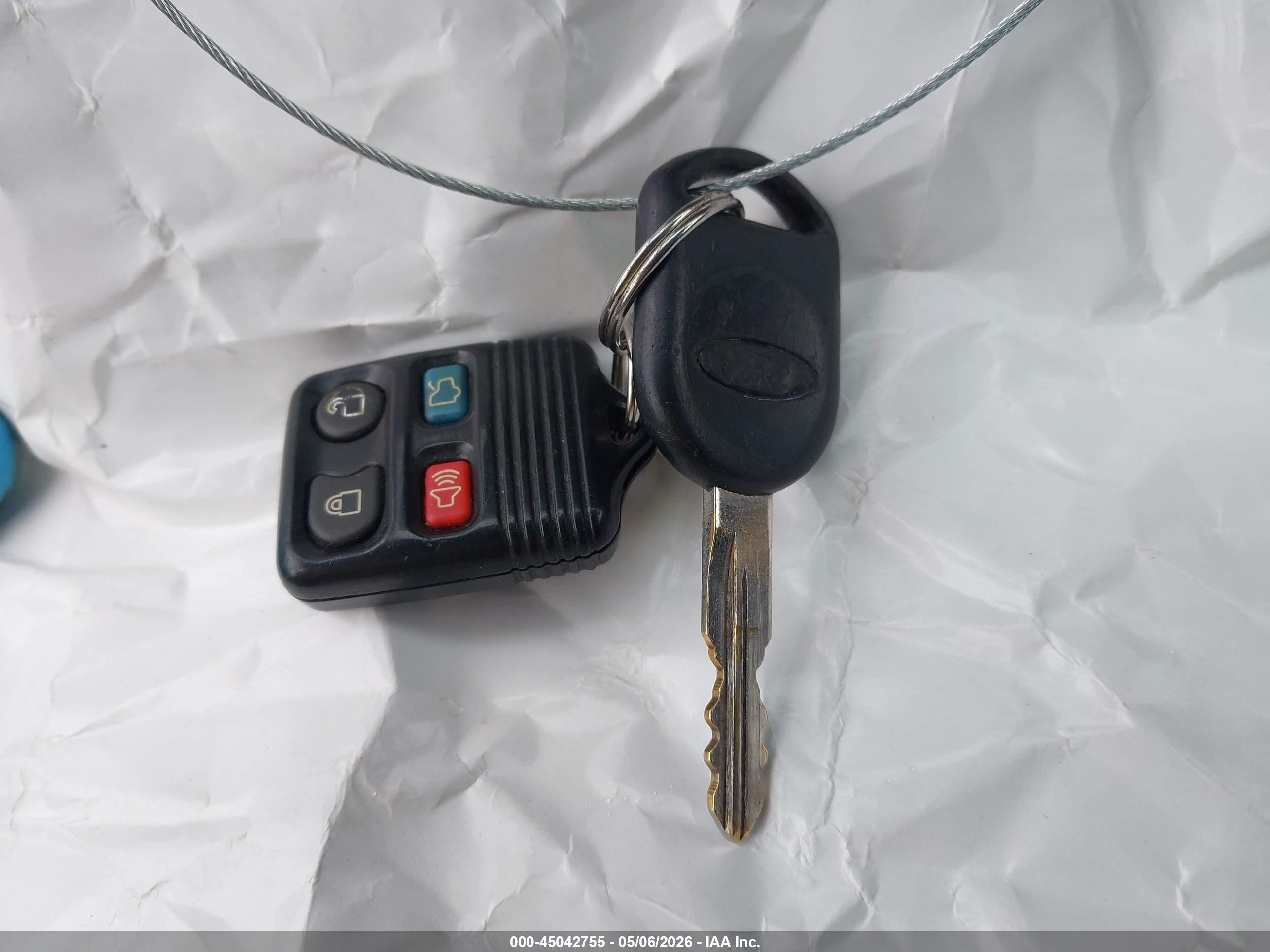 2007 Ford Focus S/se/ses Красный vin: 1FAFP31NX7W247007