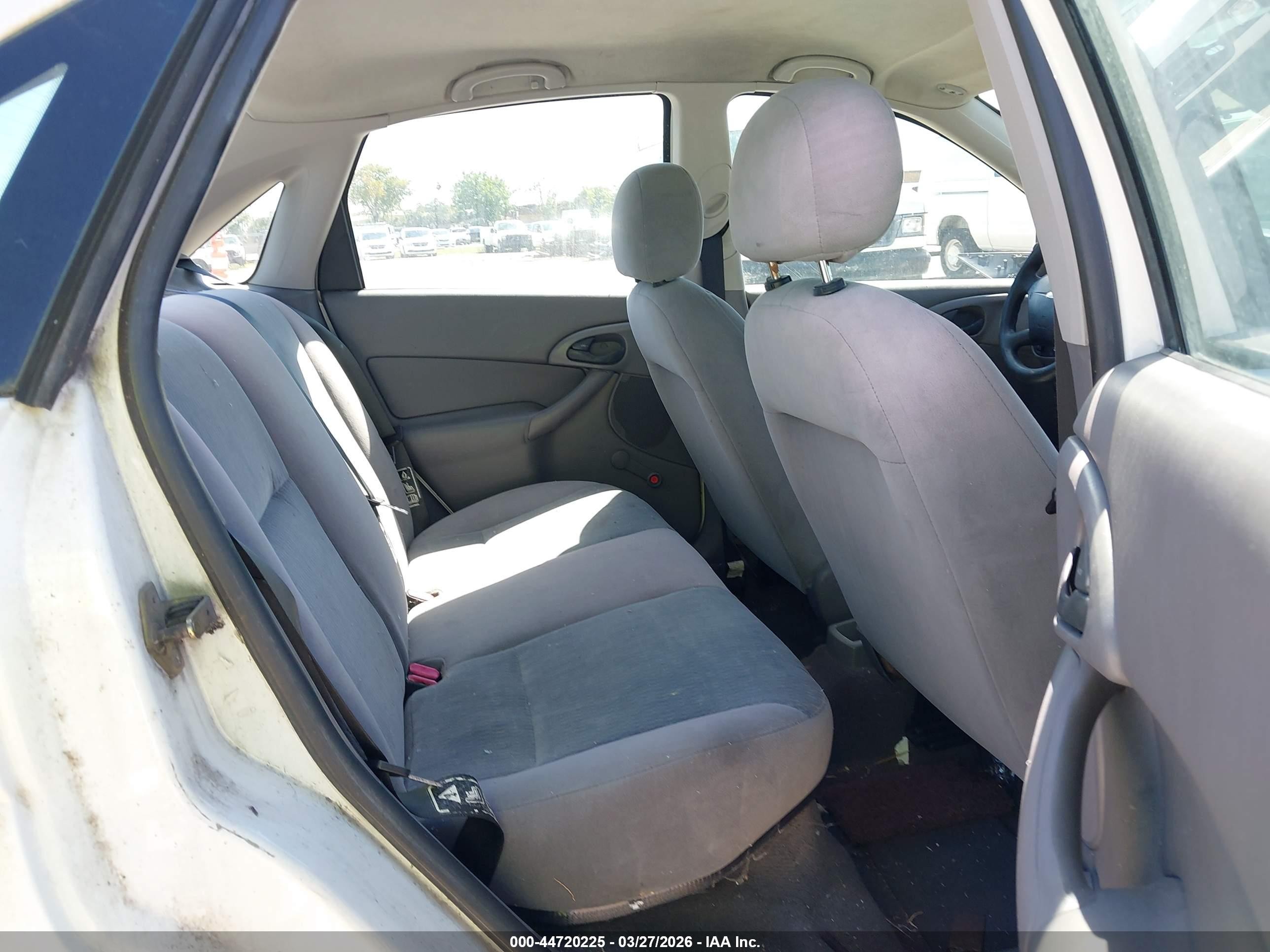 2001 Ford Focus Lx Белый vin: 1FAFP33P01W123978