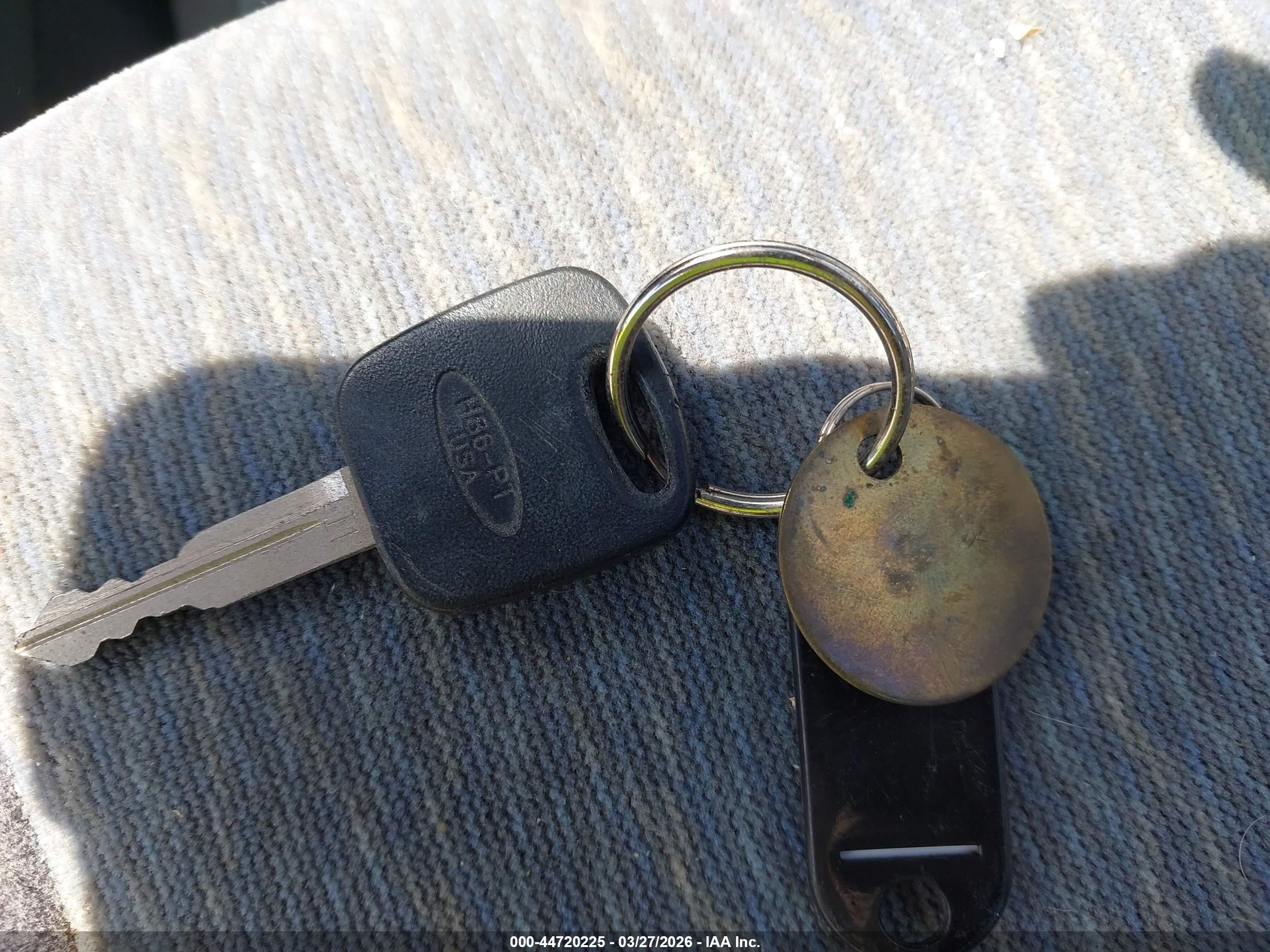 2001 Ford Focus Lx Белый vin: 1FAFP33P01W123978