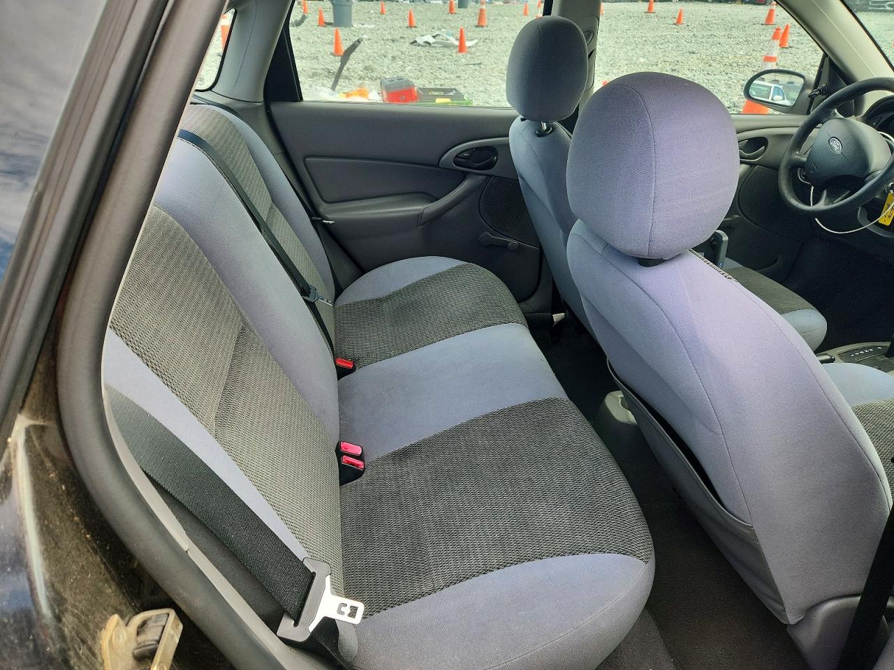 2004 Ford Focus Lx Black vin: 1FAFP33P04W160999