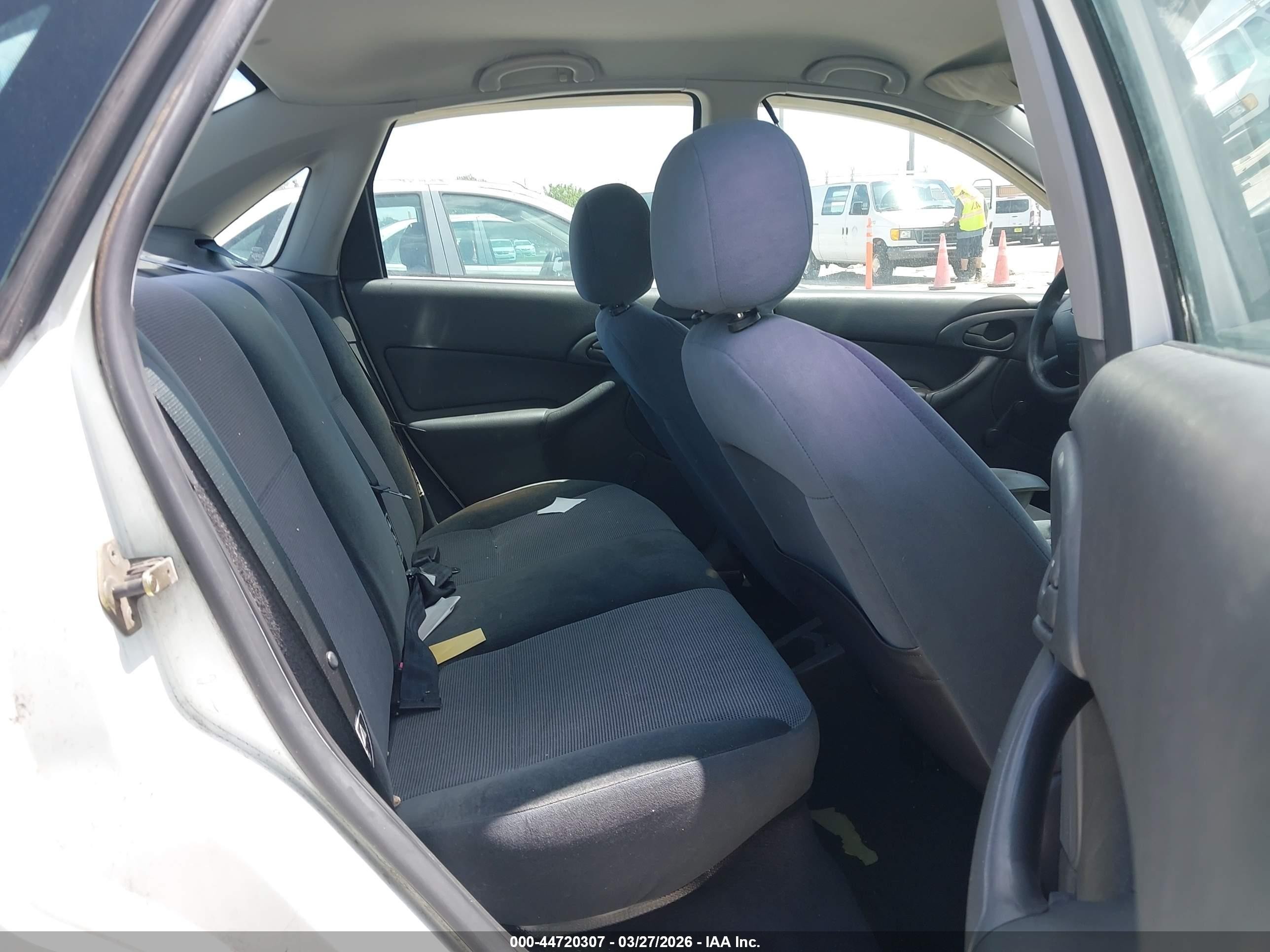 2002 Ford Focus Lx Белый vin: 1FAFP33P32W152991