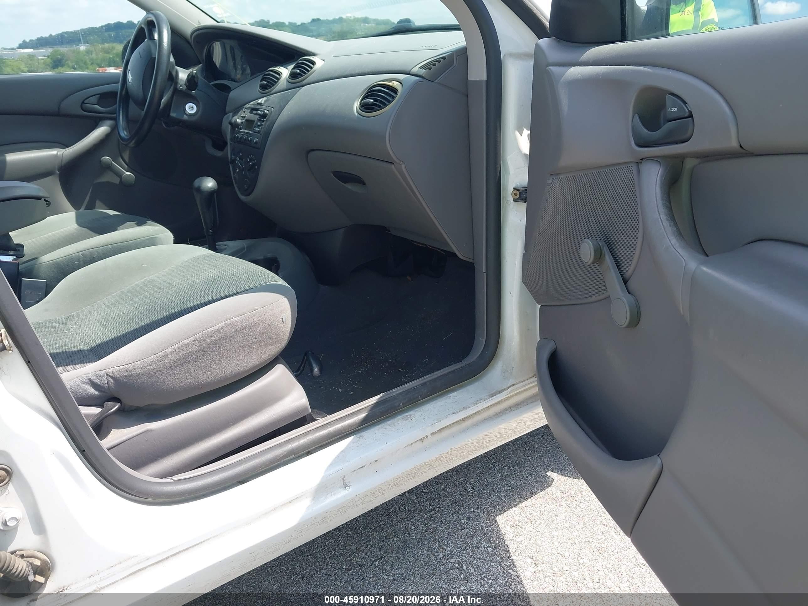 2003 Ford Focus Lx White vin: 1FAFP33P83W340911