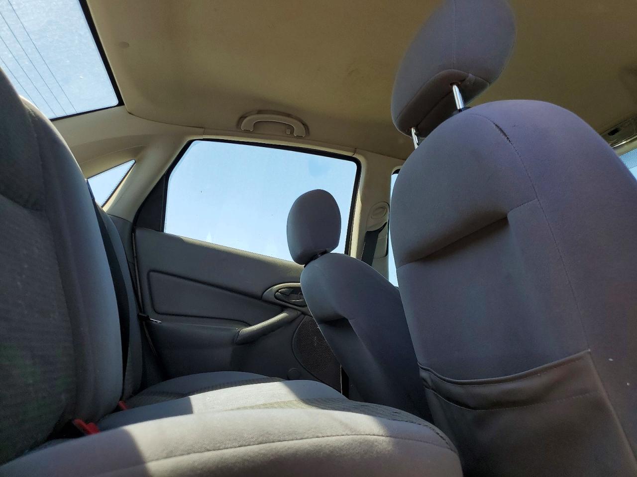2004 Ford Focus Lx Gold vin: 1FAFP33Z44W188788