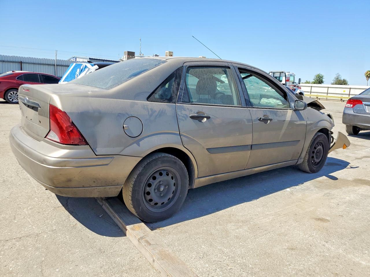 2004 Ford Focus Lx Gold vin: 1FAFP33Z44W188788