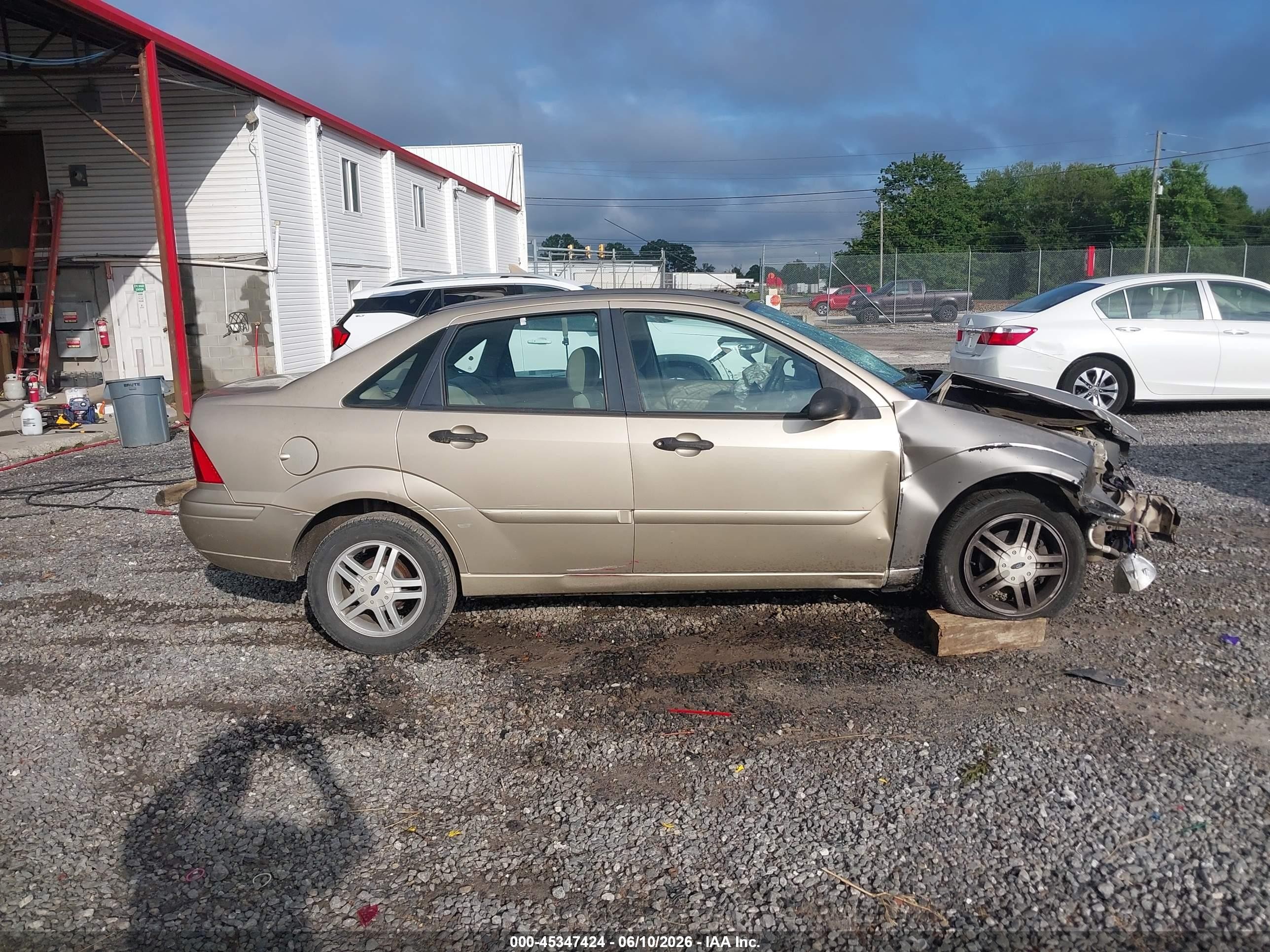 2000 Ford Focus Se Champagne vin: 1FAFP3430YW302933