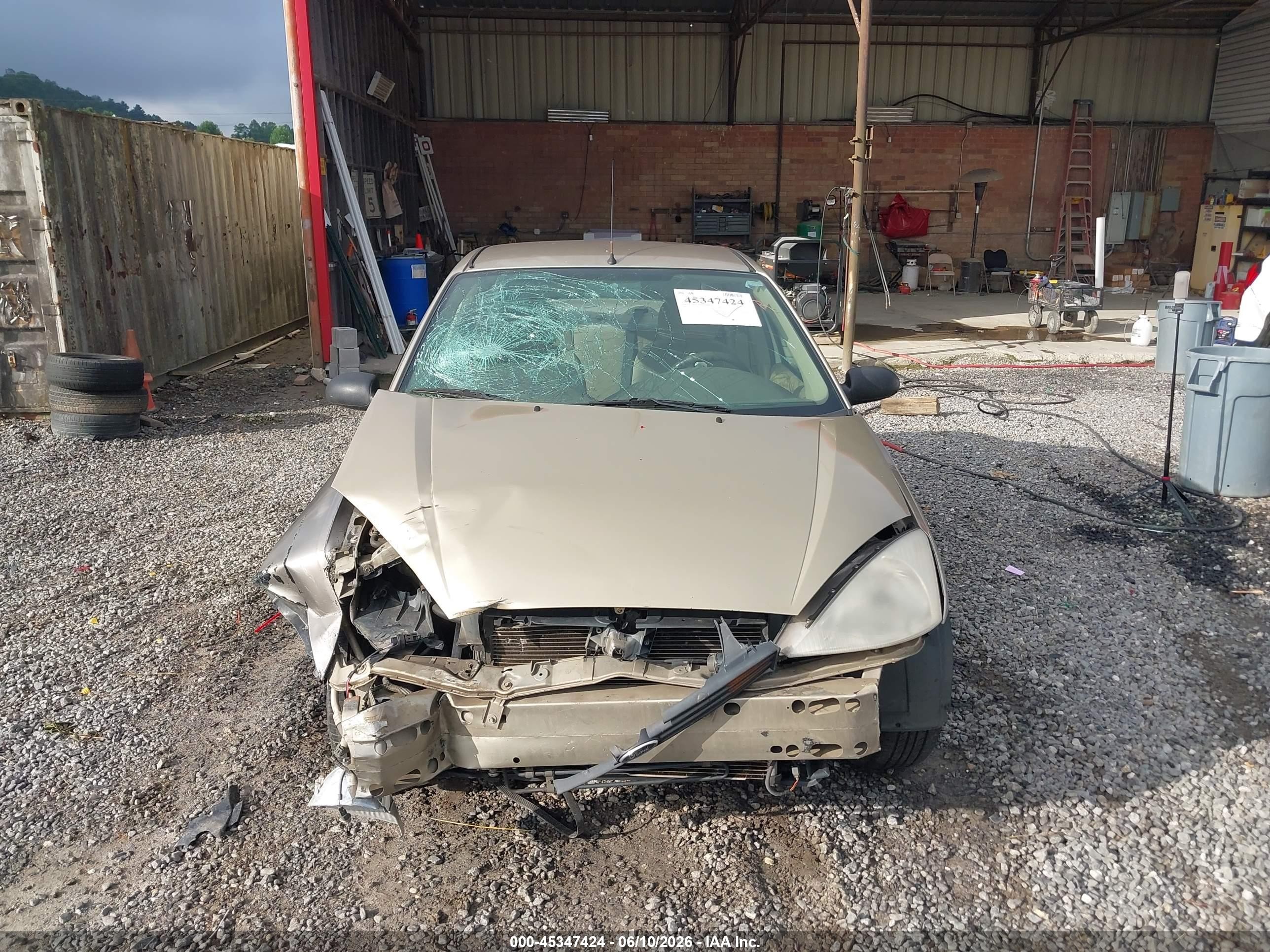 2000 Ford Focus Se Champagne vin: 1FAFP3430YW302933