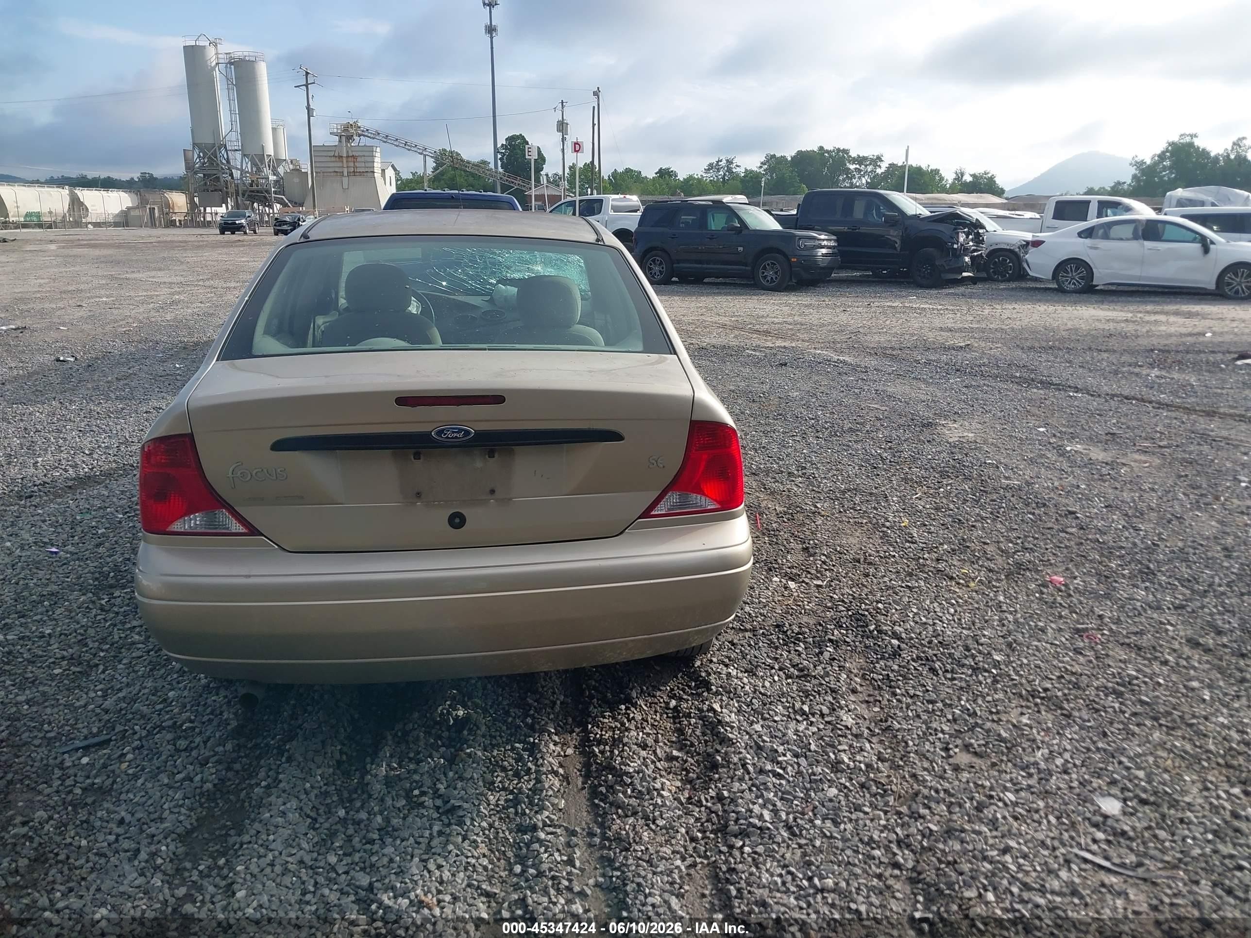 2000 Ford Focus Se Champagne vin: 1FAFP3430YW302933