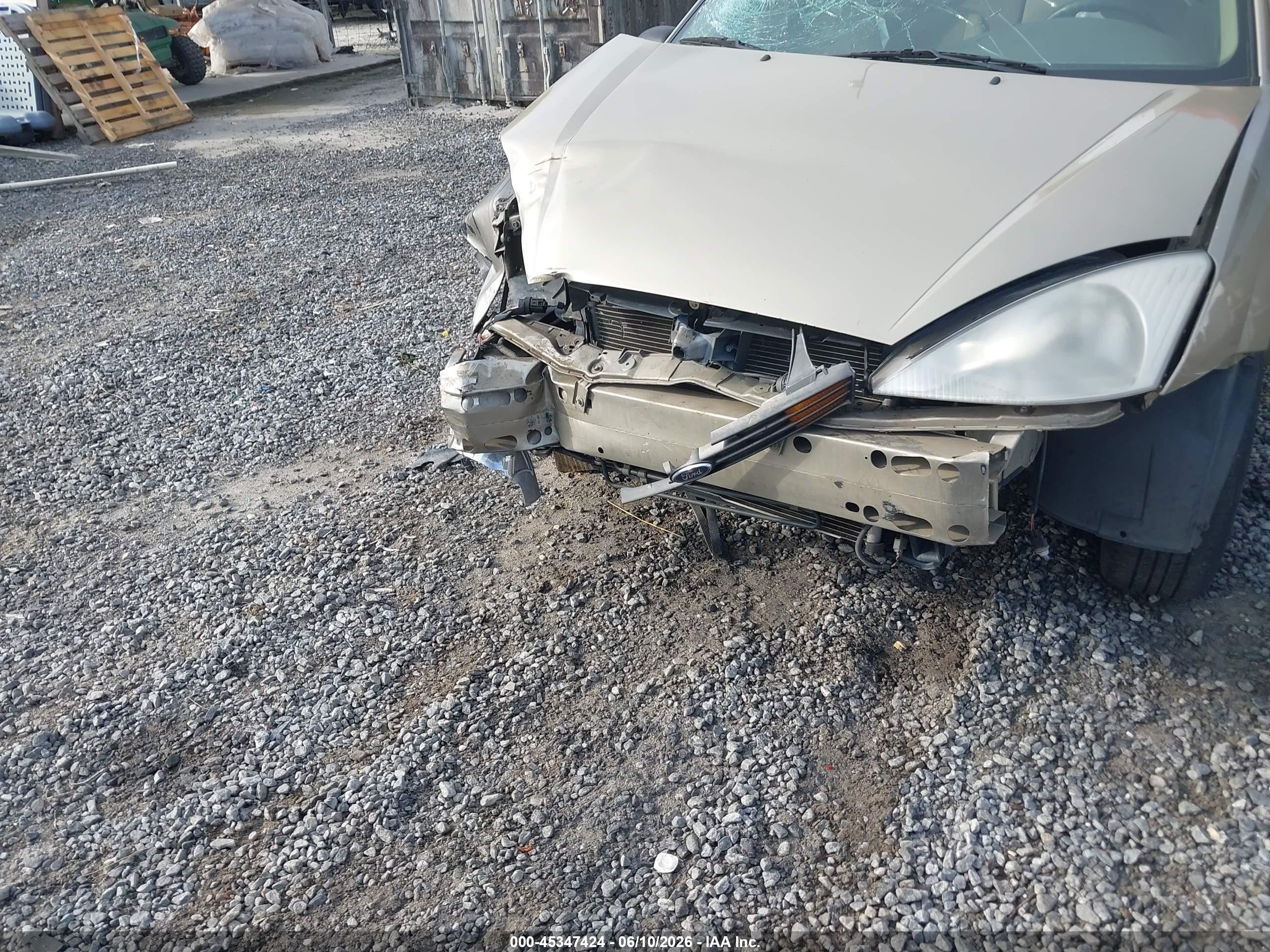 2000 Ford Focus Se Champagne vin: 1FAFP3430YW302933
