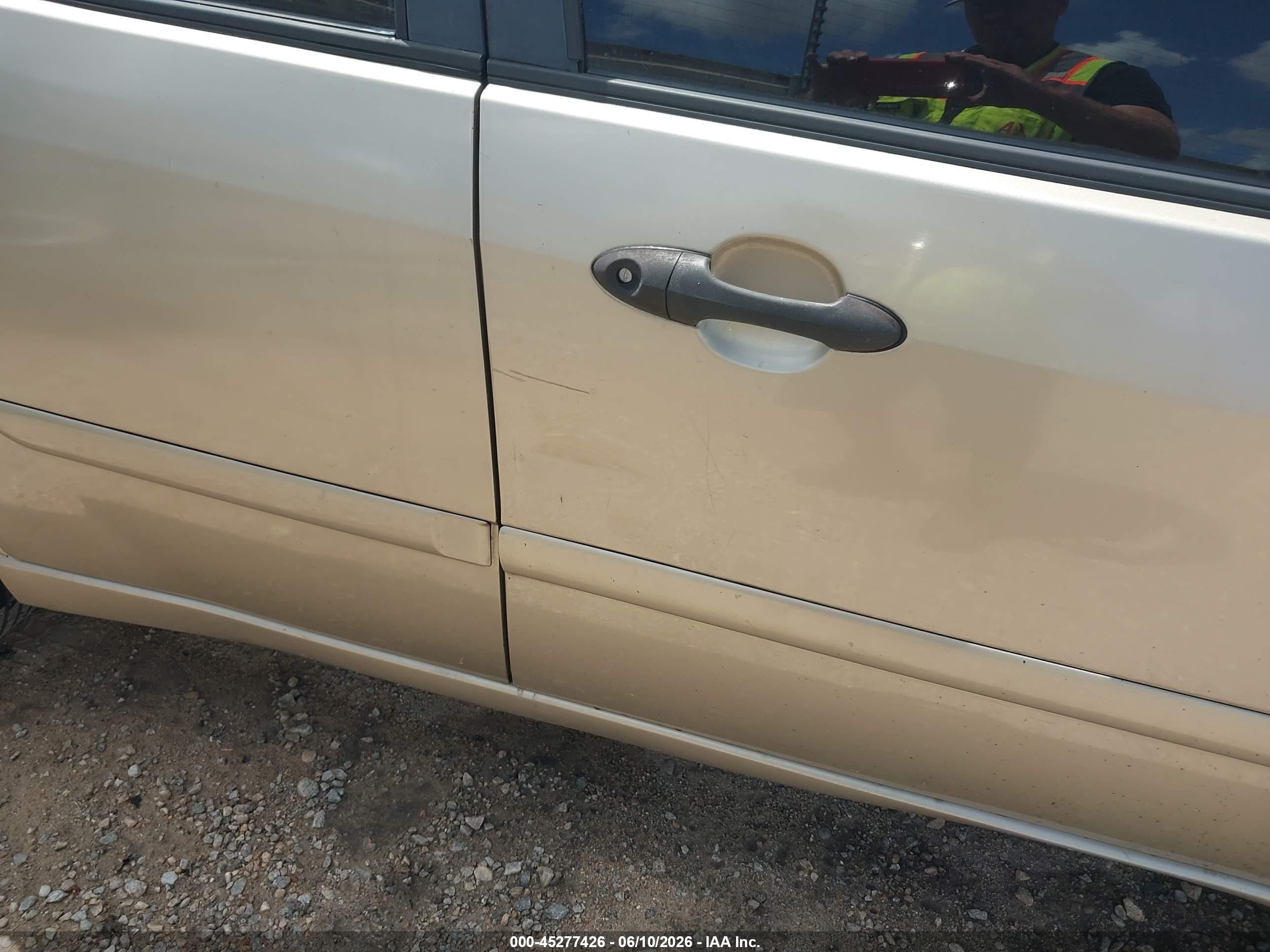 2001 Ford Focus Se Gold vin: 1FAFP34311W126951