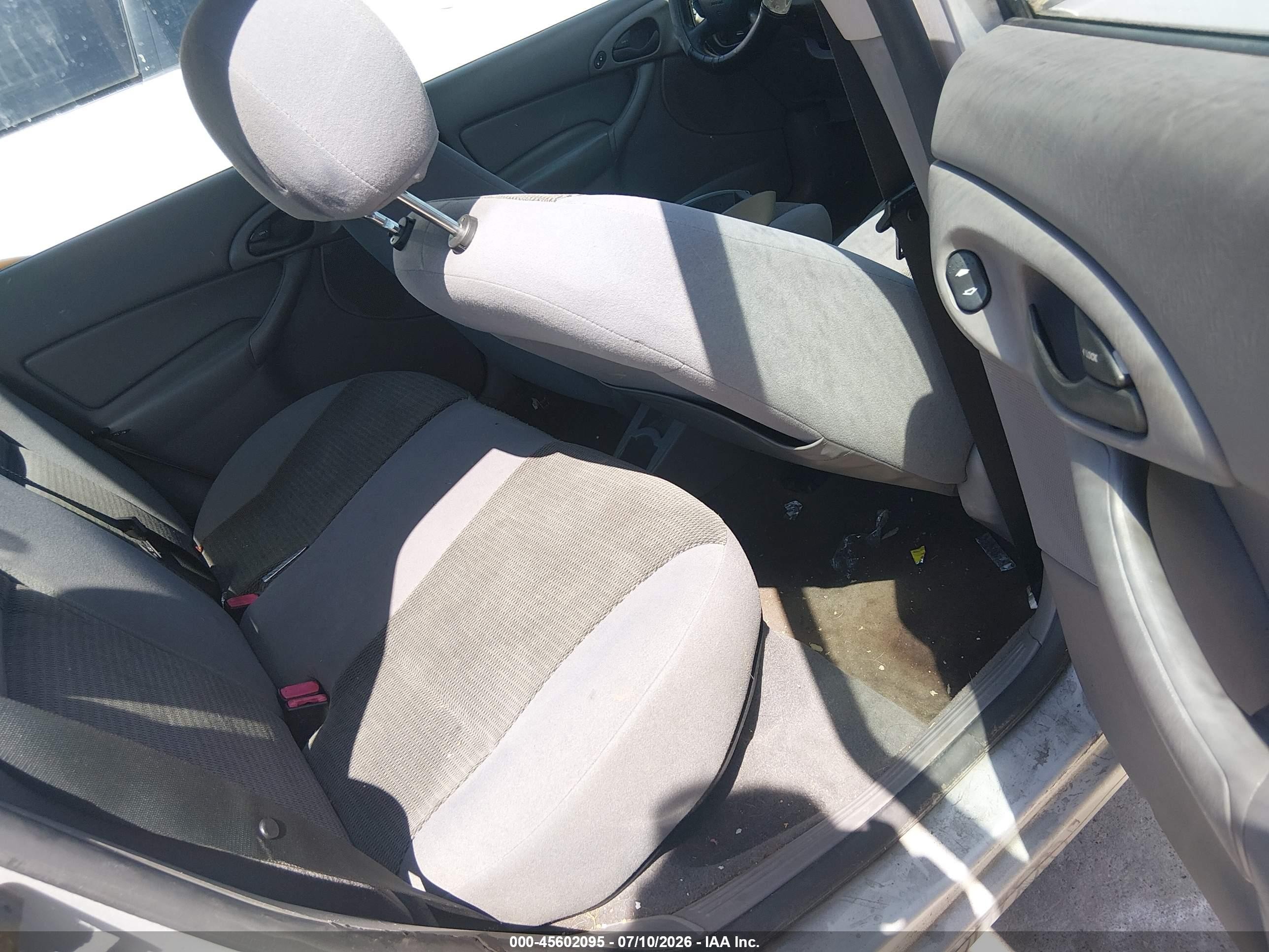 2004 Ford Focus Se Gray vin: 1FAFP34314W181761