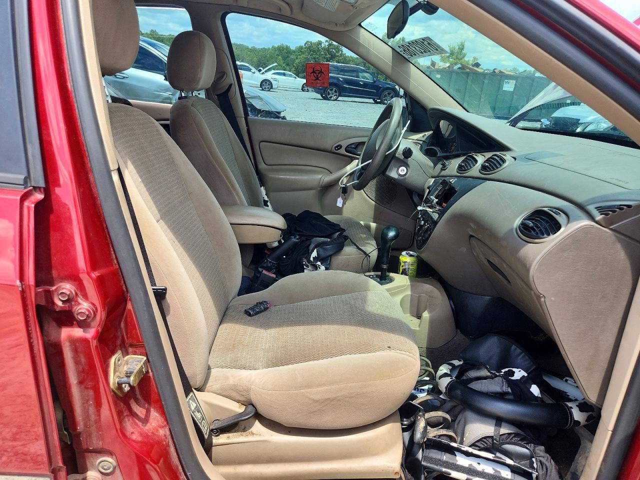 2003 Ford Focus Se Comfort Red vin: 1FAFP34323W231372