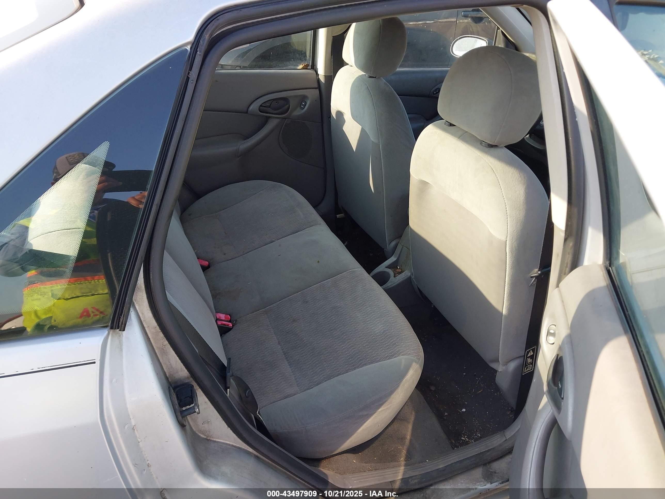 2000 Ford Focus Se Silver vin: 1FAFP3434YW382253