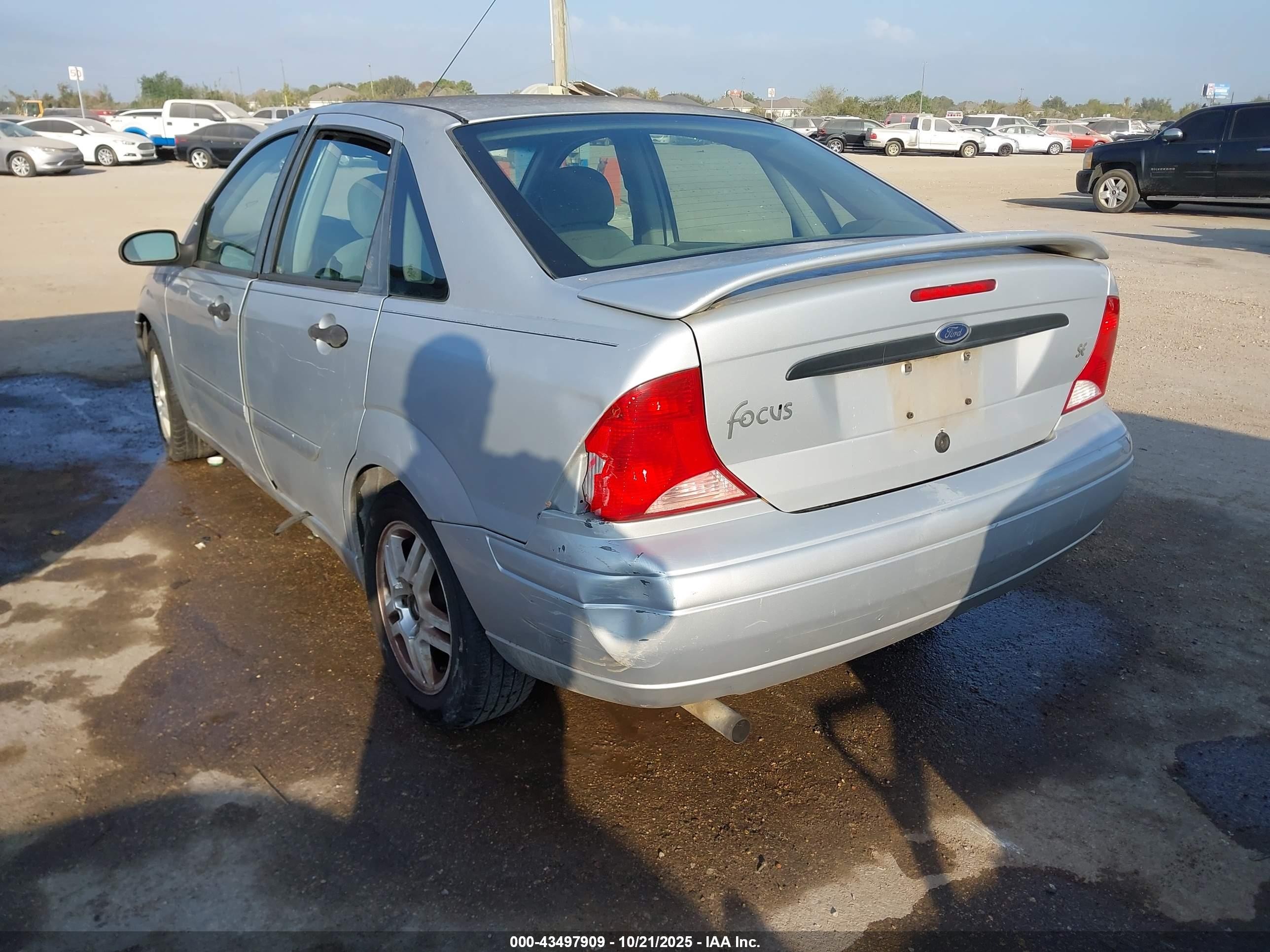 2000 Ford Focus Se Silver vin: 1FAFP3434YW382253
