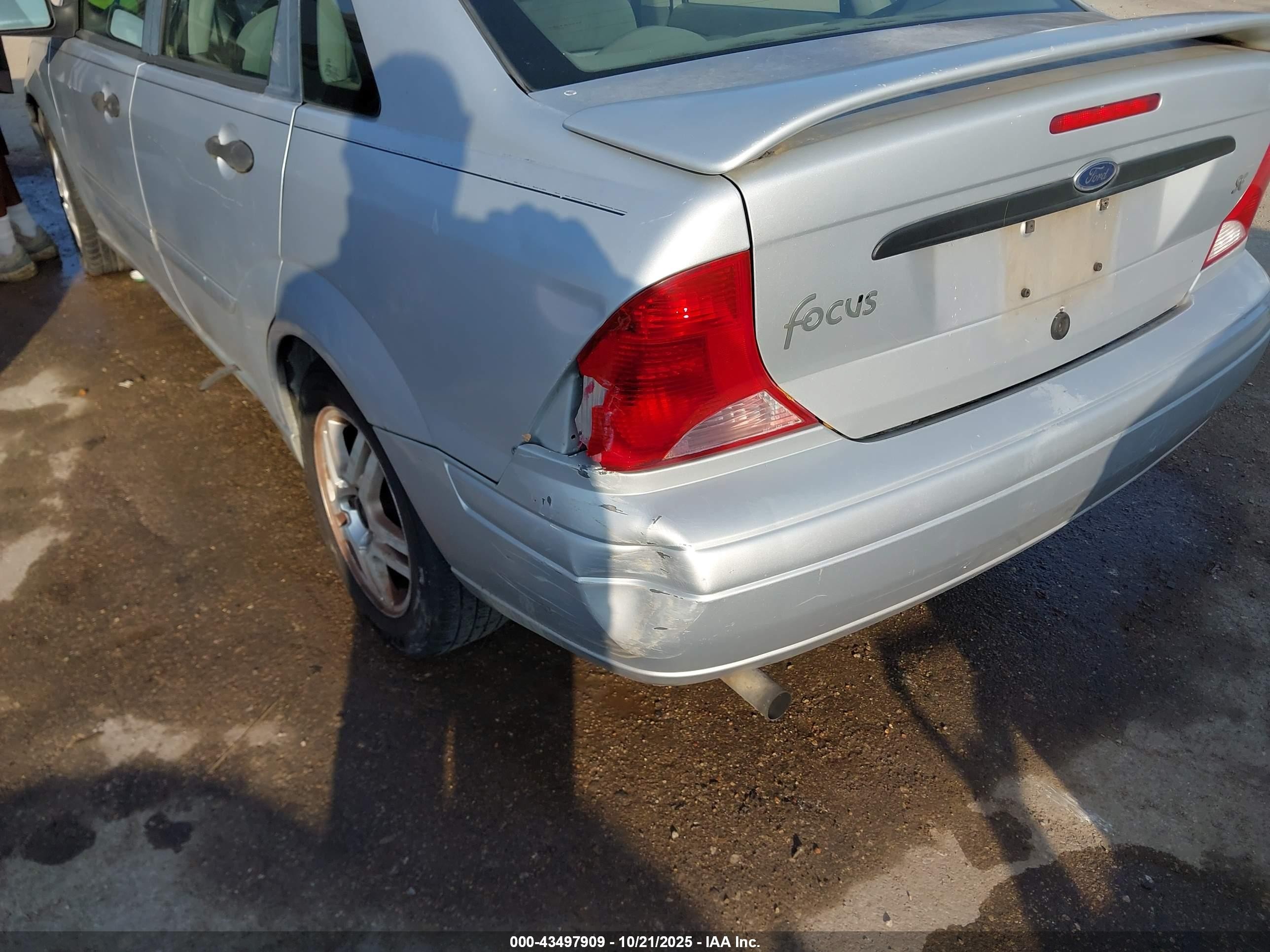 2000 Ford Focus Se Silver vin: 1FAFP3434YW382253