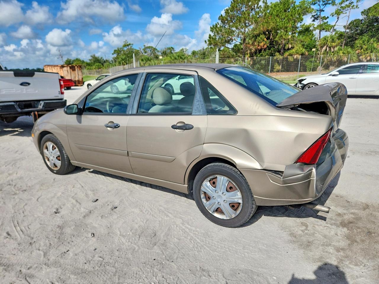 2004 Ford Focus Se Comfort Tan vin: 1FAFP34364W136086