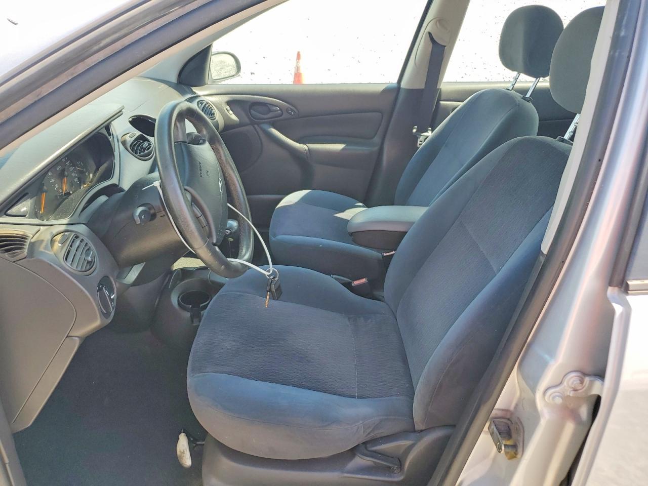 2001 Ford Focus Se Silver vin: 1FAFP34371W116358